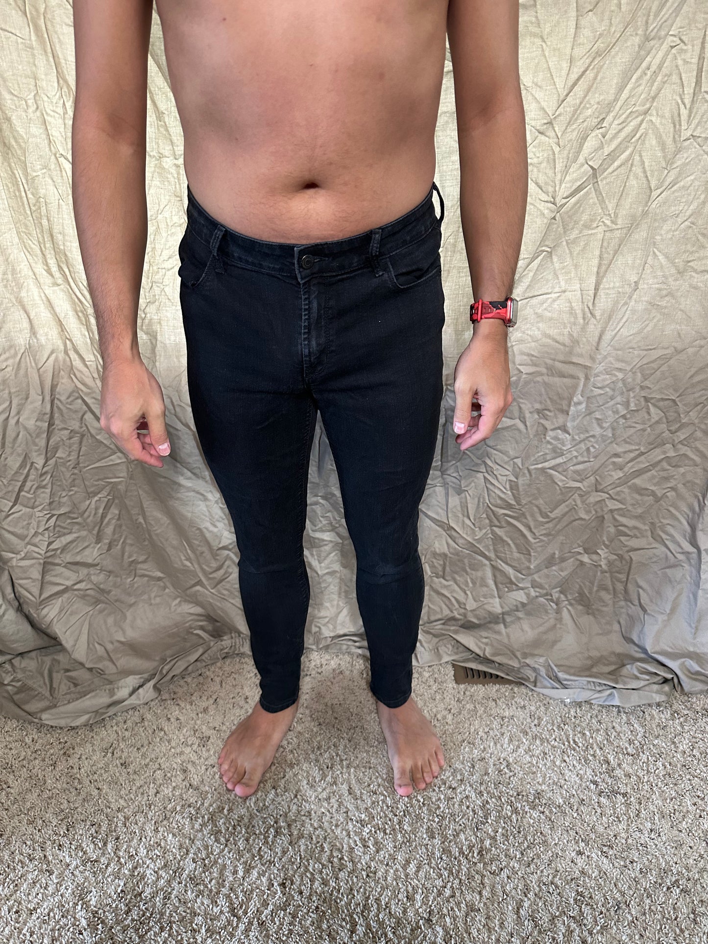 Women’s black super skinny size 8 mid-rise old navy jeans