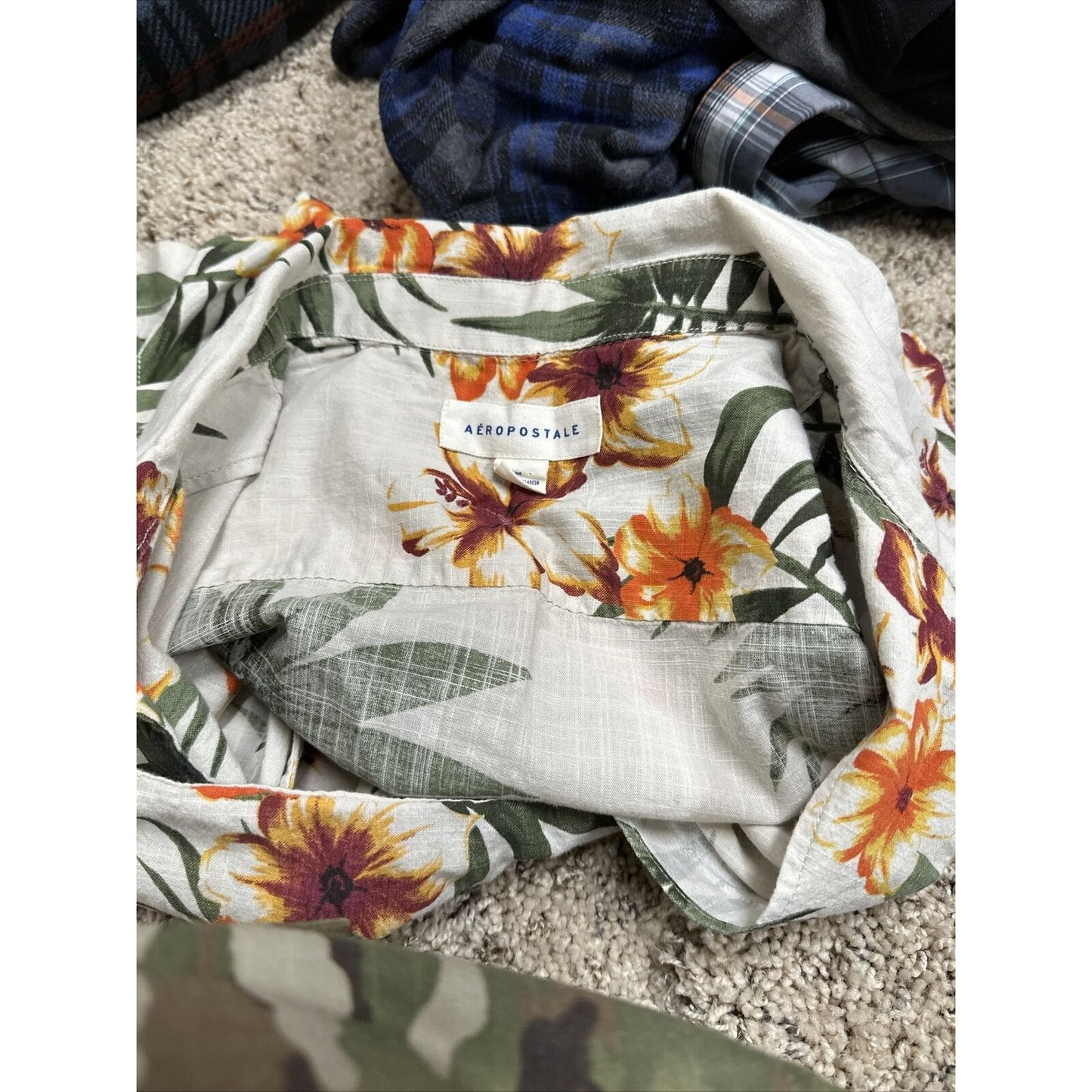 men’s button up aeropostale hawaiian short sleeve shirt medium