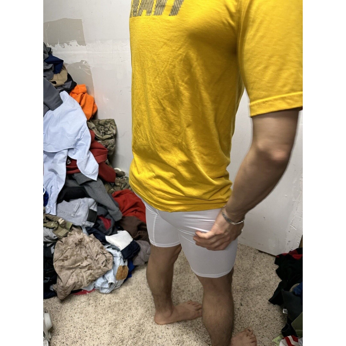 Men’s US Navy Small Yellow PT Physical Fitness Uniform Shirt Short Sleeves