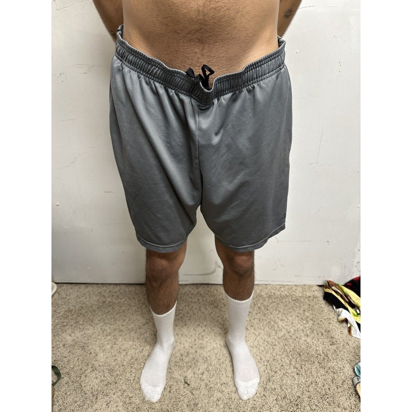 Men’s Large Gray Champion Athletic Shorts
