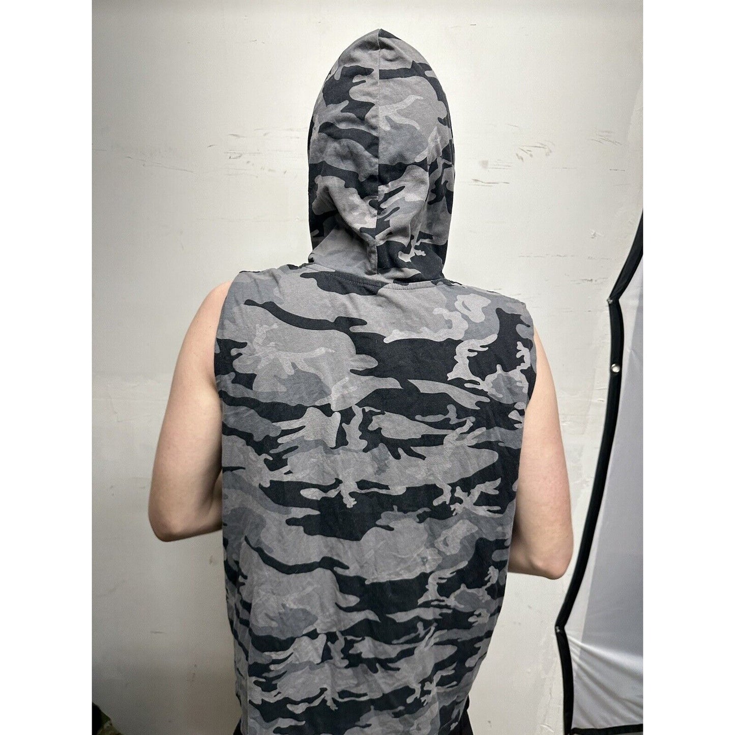 Teen boys 2XL Grey Hoodie Jurassic Park Sleeveless