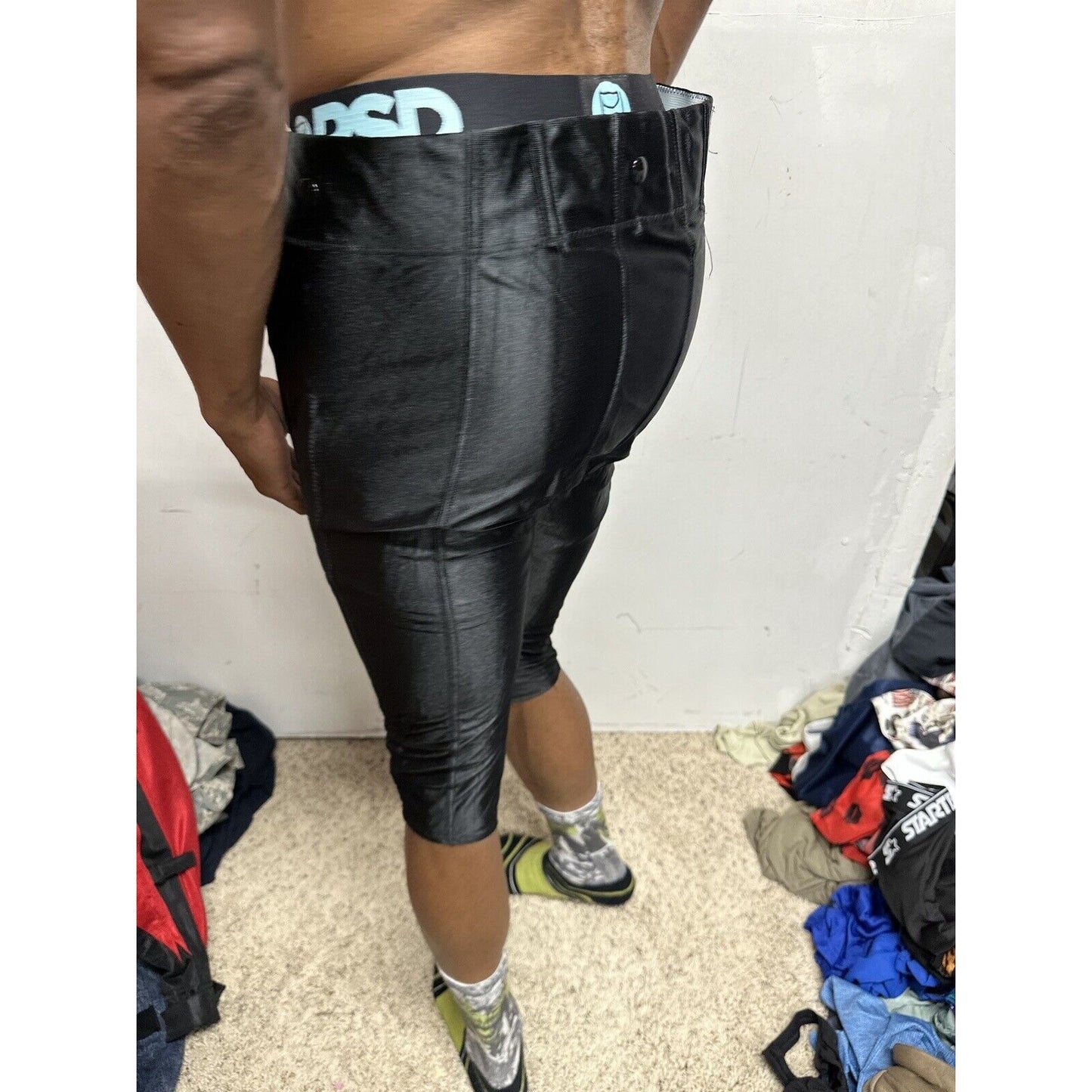 Men’s Black Xl 34-36 Football Pants One Snap Missing