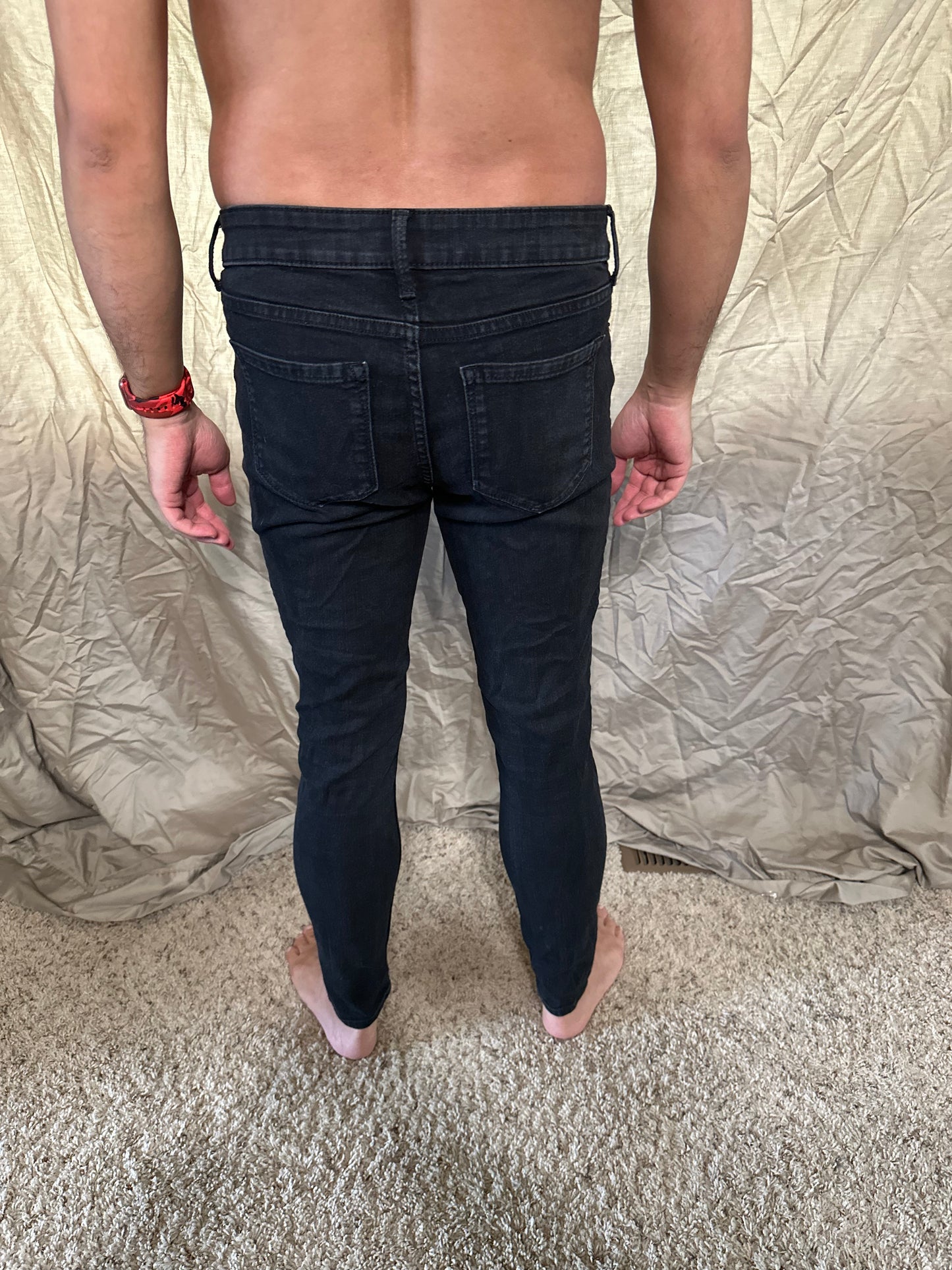 Women’s black super skinny size 8 mid-rise old navy jeans