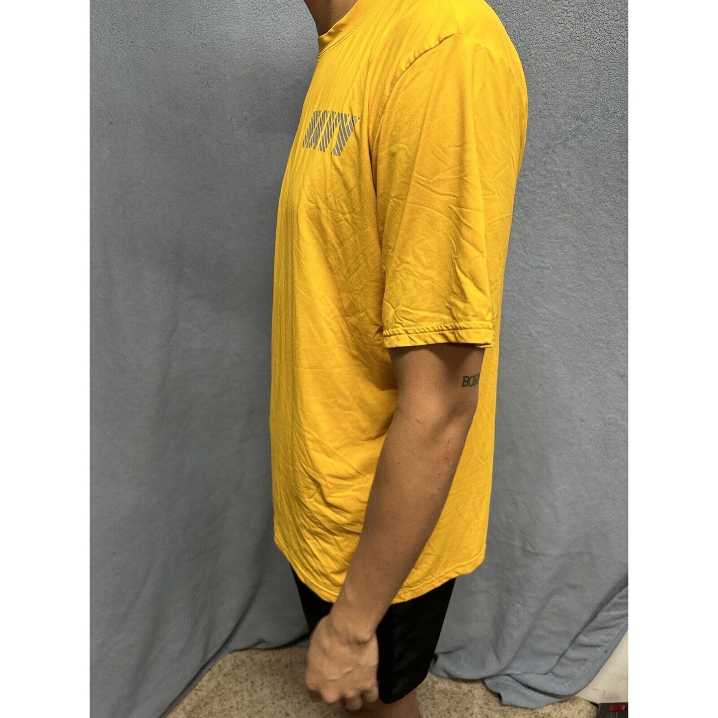 Men’s Yellow New Balance Large US Navy Pt Uniform Athletic Workout Shirt Large