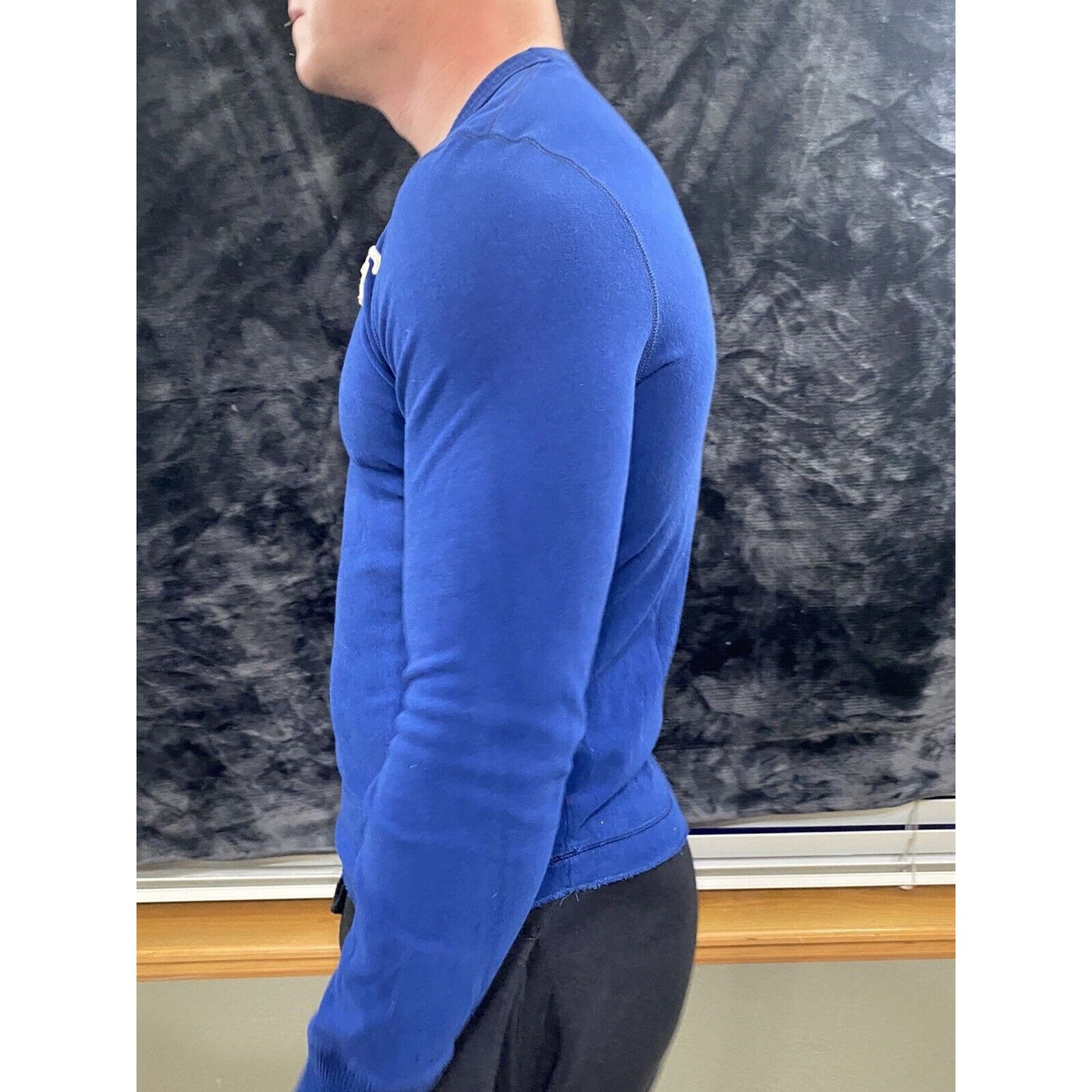 Abercrombie & Fitch Athletics Navy Blue Men’s Medium Muscle Fit Pullover Sweater