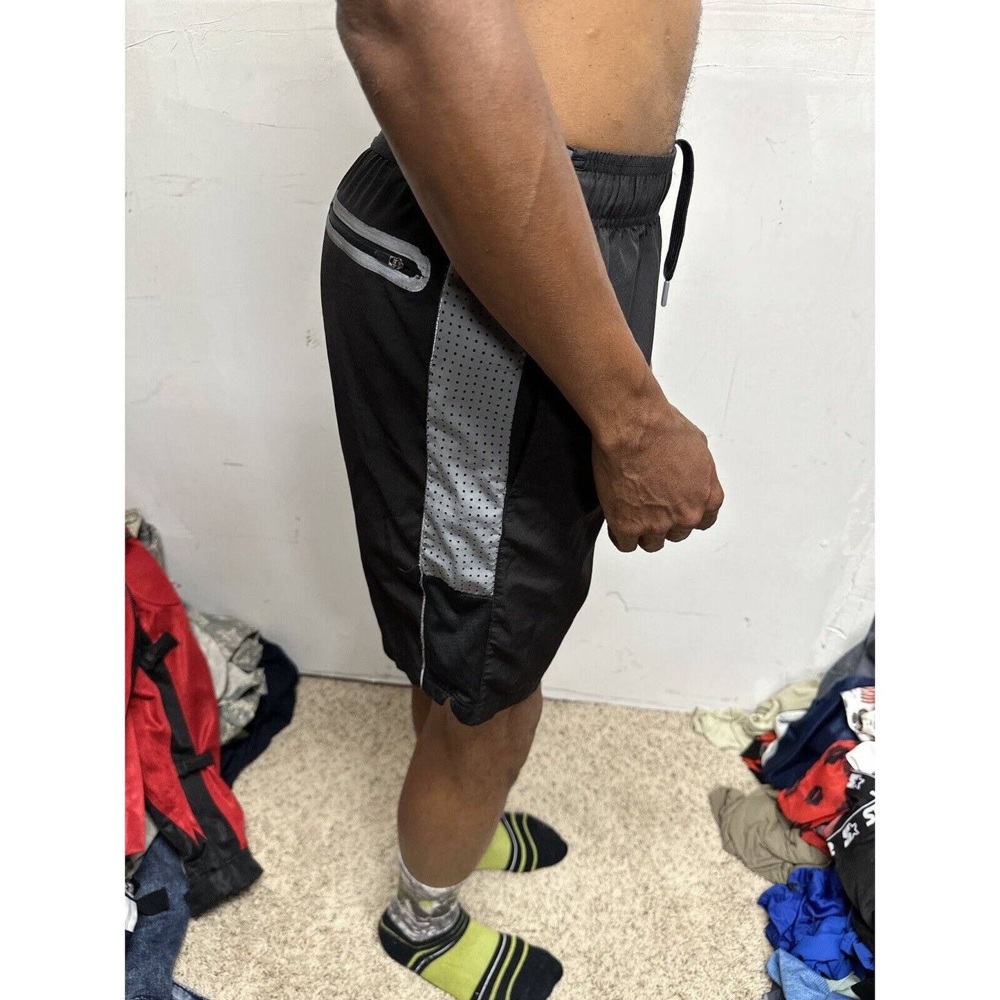Reebok Black Small Athletic Shorts With Pockets