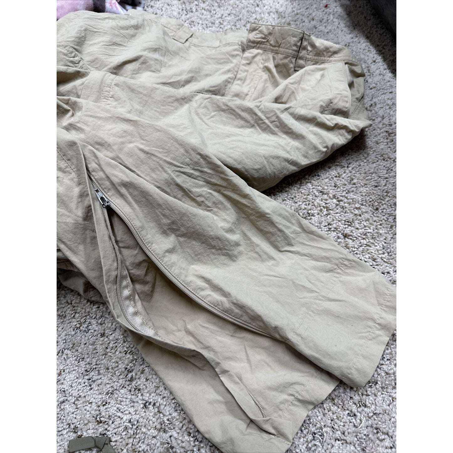 men’s khaki REI XL 34 length cargo pants zippered legs