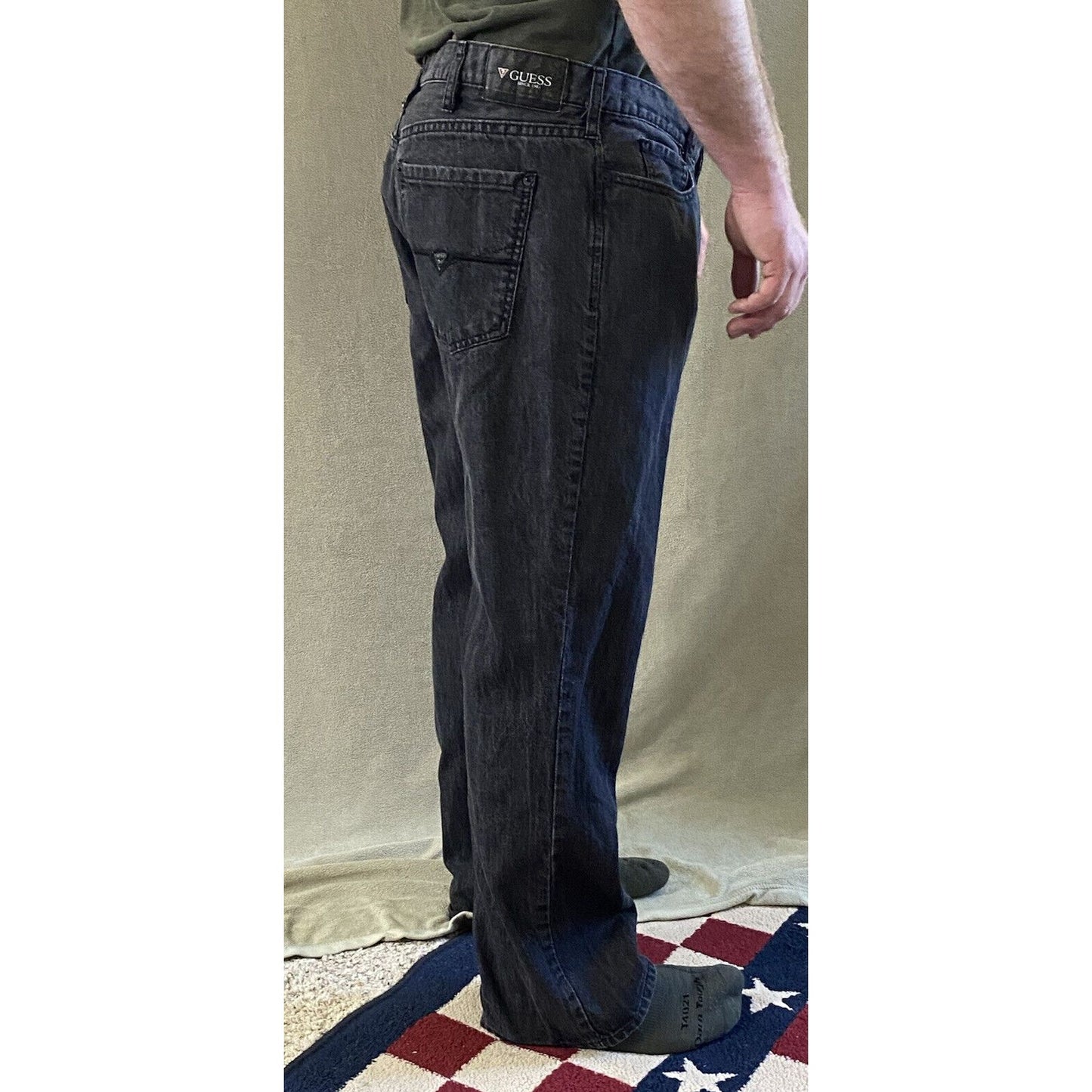 GUESS Regular Straight Crescent Fit Men’s Size 40x30 Black Wash Denim Jeans