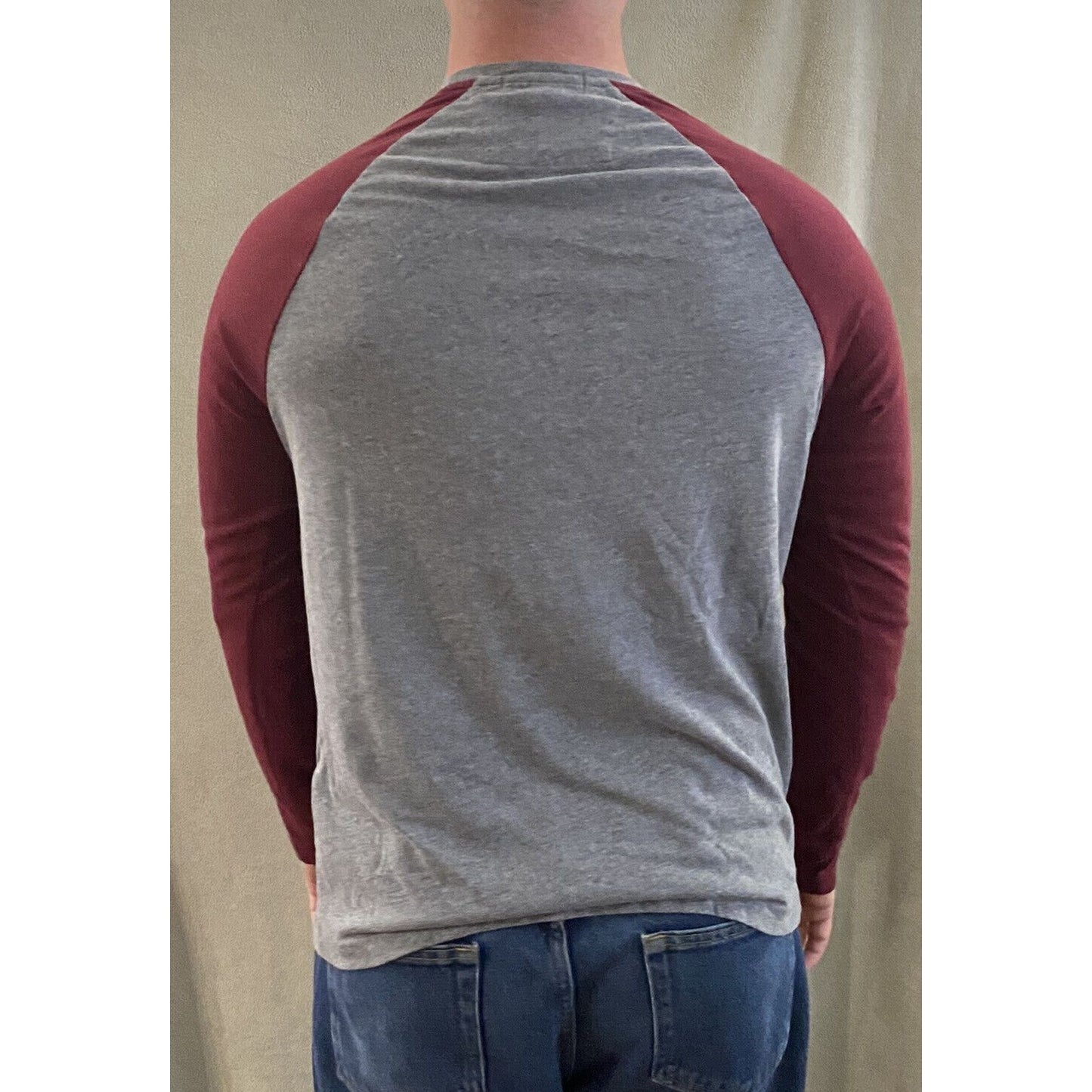 Banana Republic Men’s Large Gray Maroon Moisture Wicking Long Sleeves T-shirt