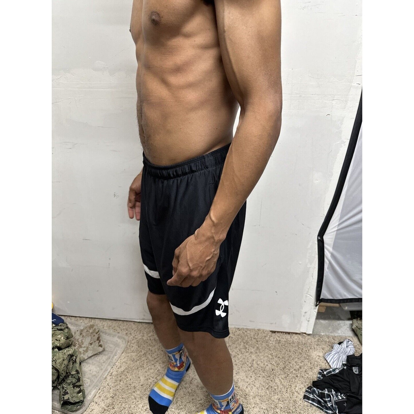 Men’s Under Armour Black Large Shorts Athletic With Pockets