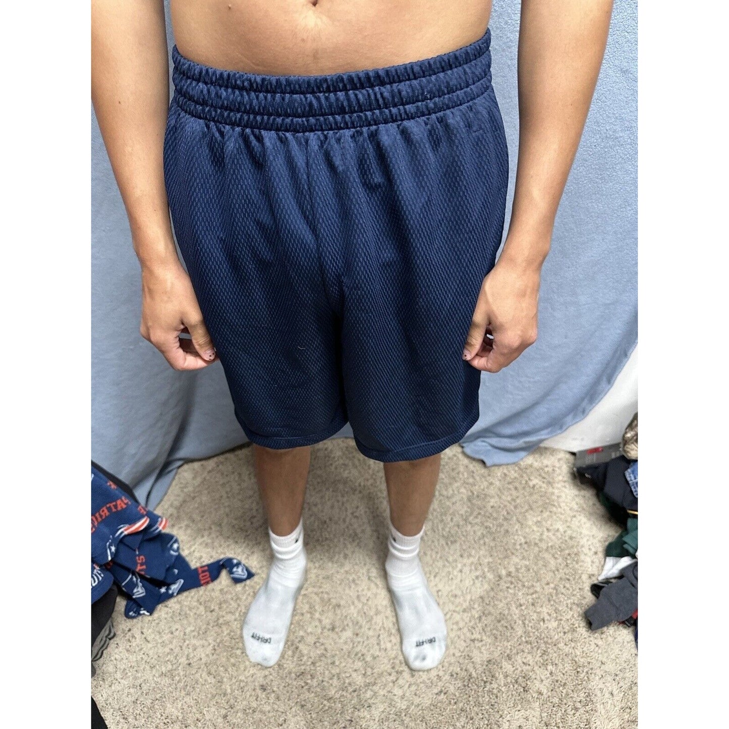Men’s Dark Blue Athletic Works Medium Shorts 32-34 With Pockets