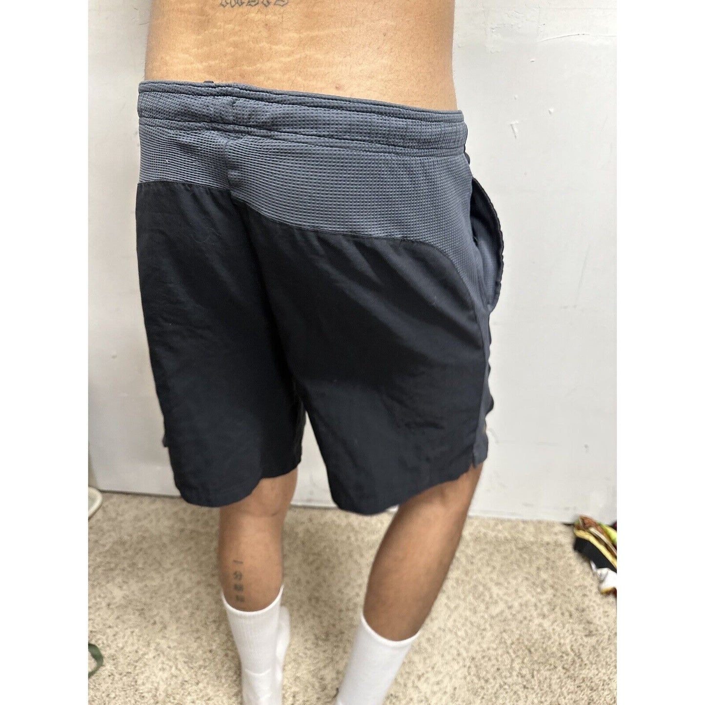 Men’s Small Black Starter Athletic Shorts