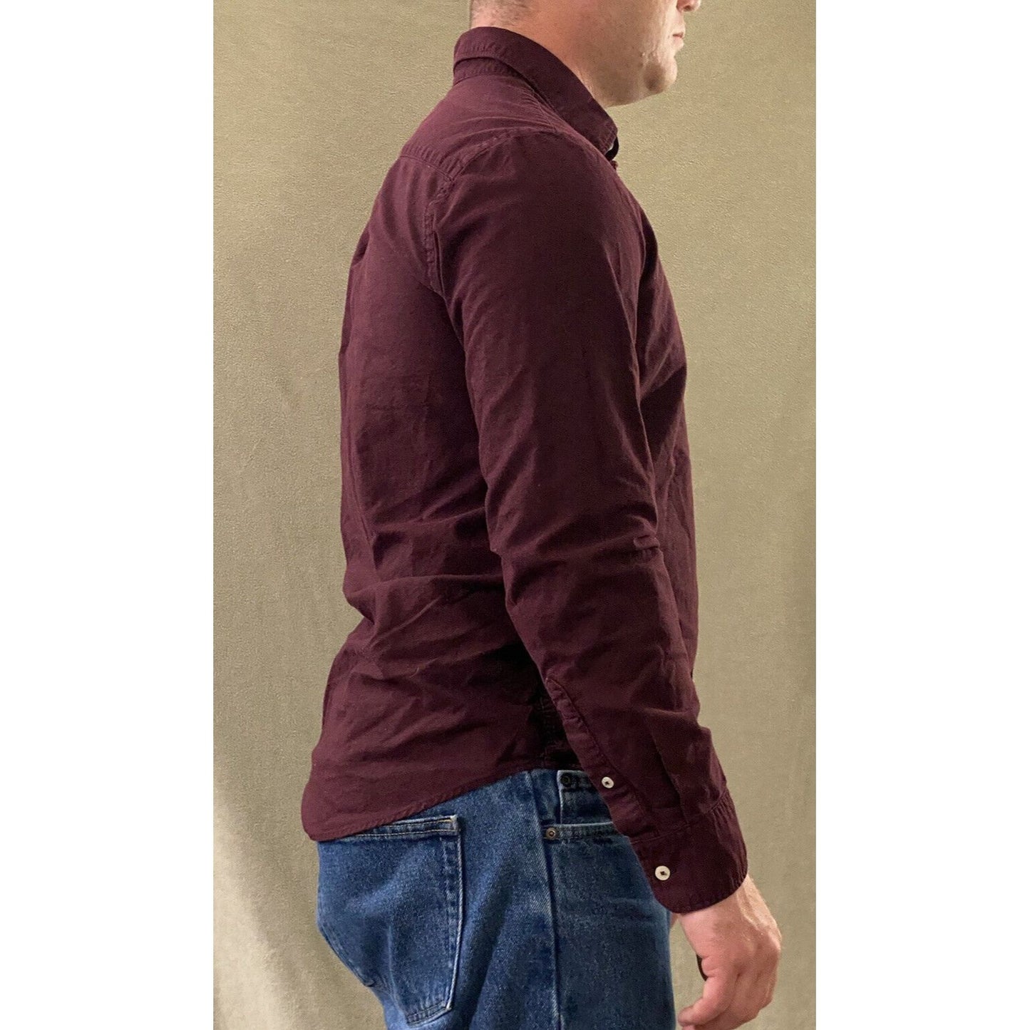 American Eagle Outfitters Men’s Medium Plum Button-down Classic Fit Long Sleeves