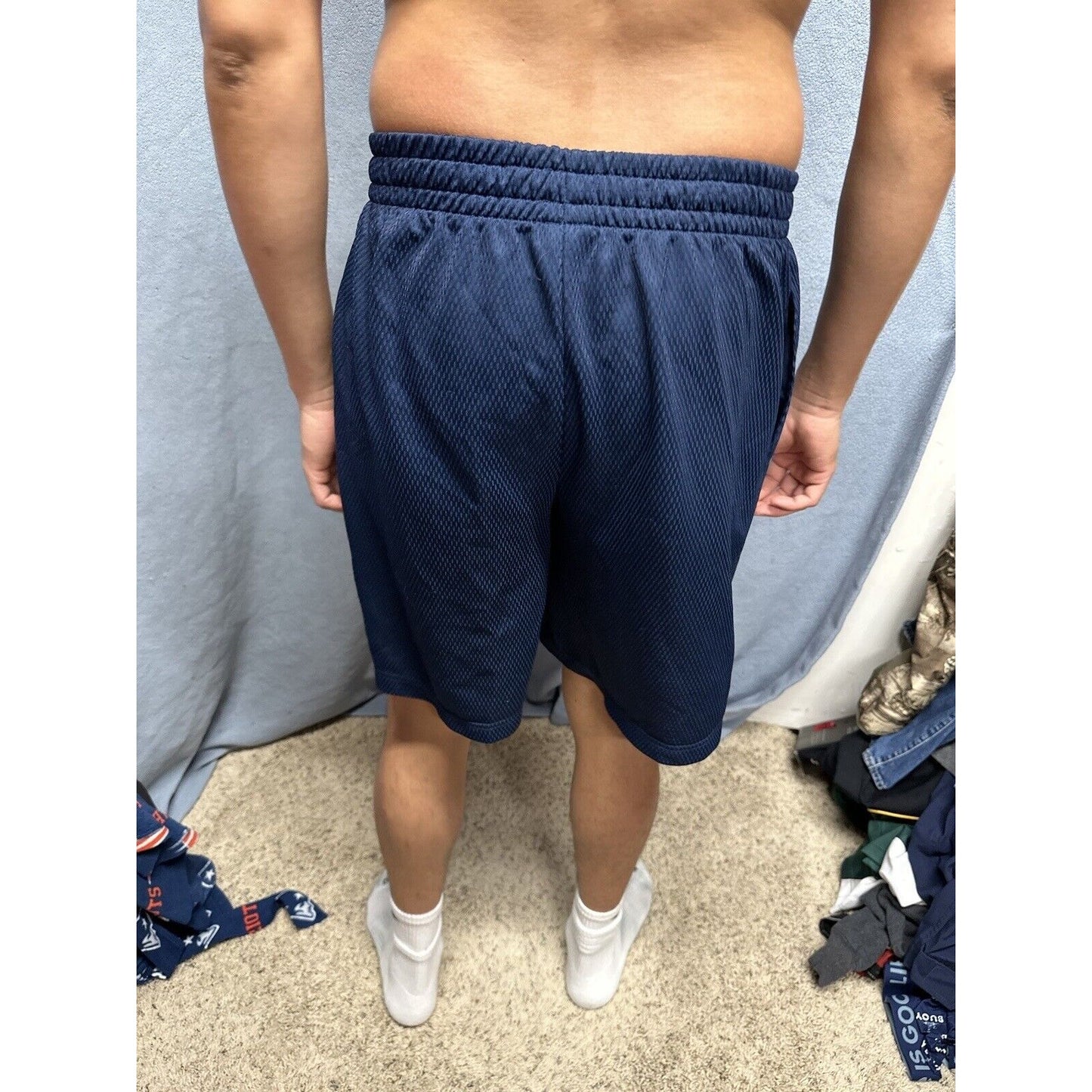 Men’s Dark Blue Athletic Works Medium Shorts 32-34 With Pockets