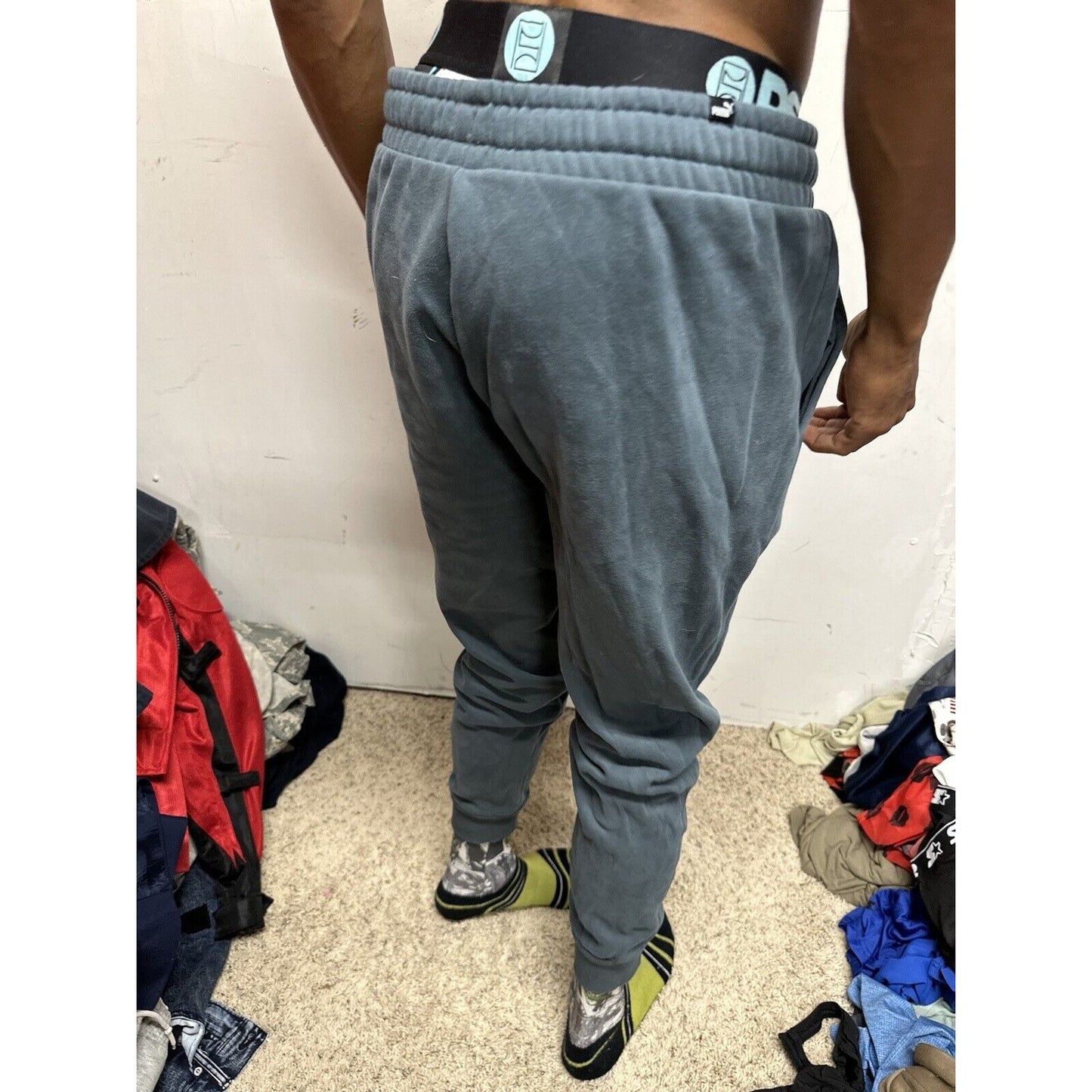 Men’s Large Gray Puma Sweatpants With Pockets