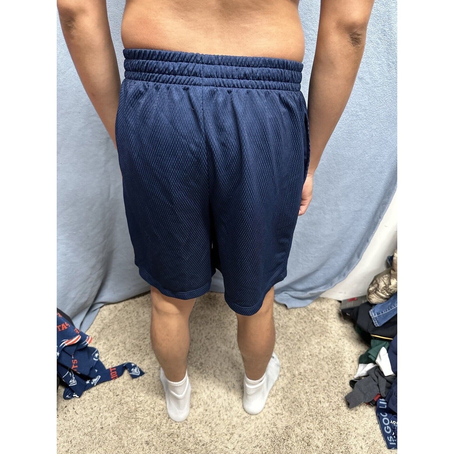 Men’s Dark Blue Athletic Works Medium Shorts 32-34 With Pockets