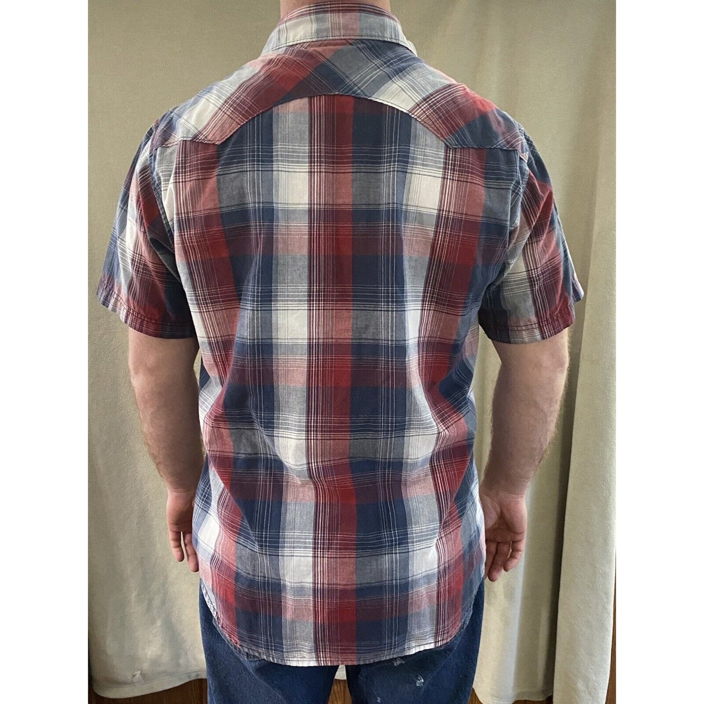 Levi’s Men’s XL Modern Fit Red Blue White Plaid Short Sleeves Button-down Shirt