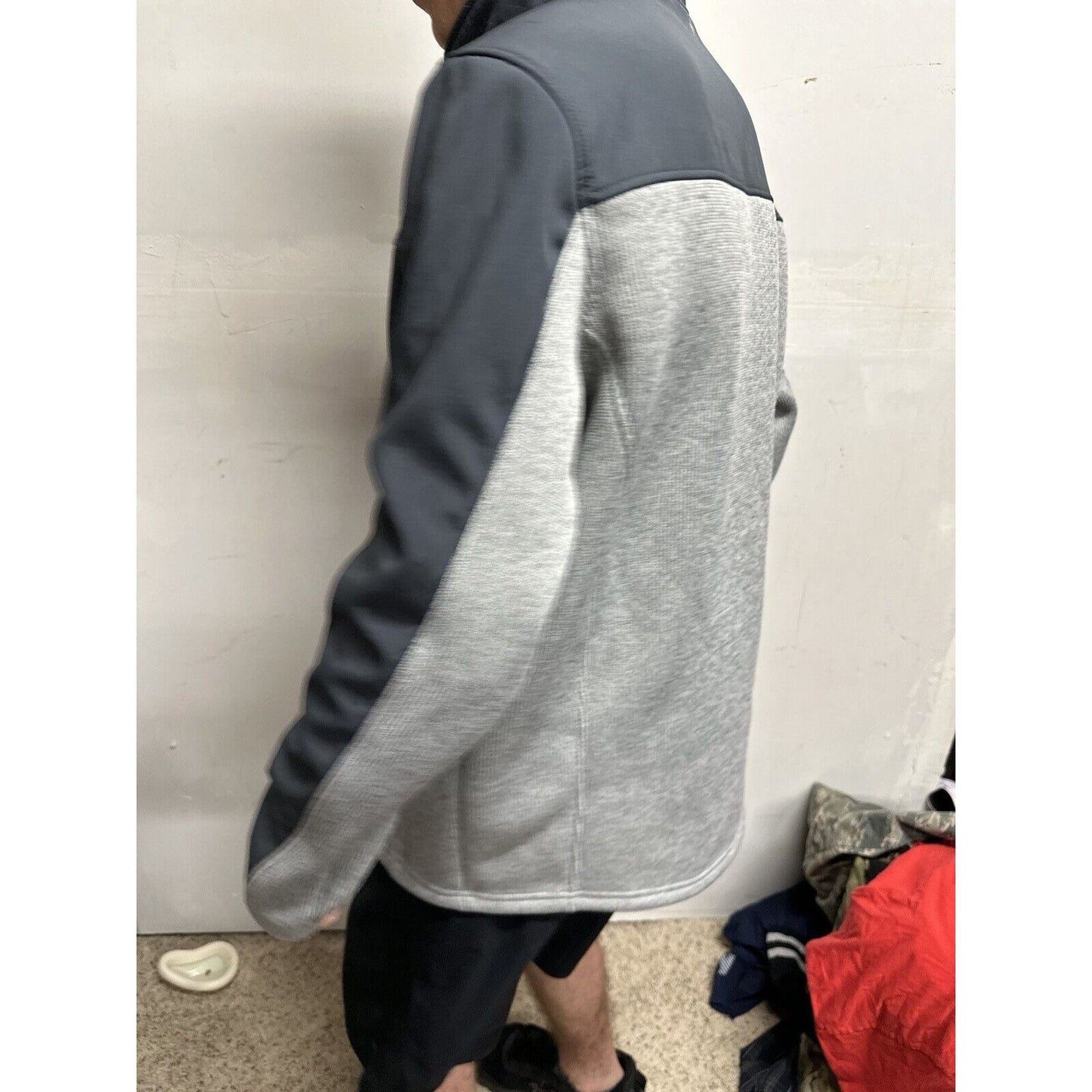 Men’s Large Swiss Tech Gray 42-44 Full Zip Jacket