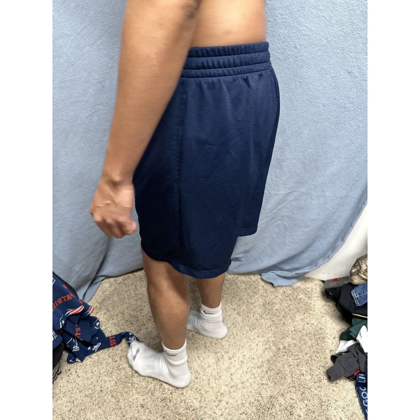 Men’s Dark Blue Athletic Works Medium Shorts 32-34 With Pockets