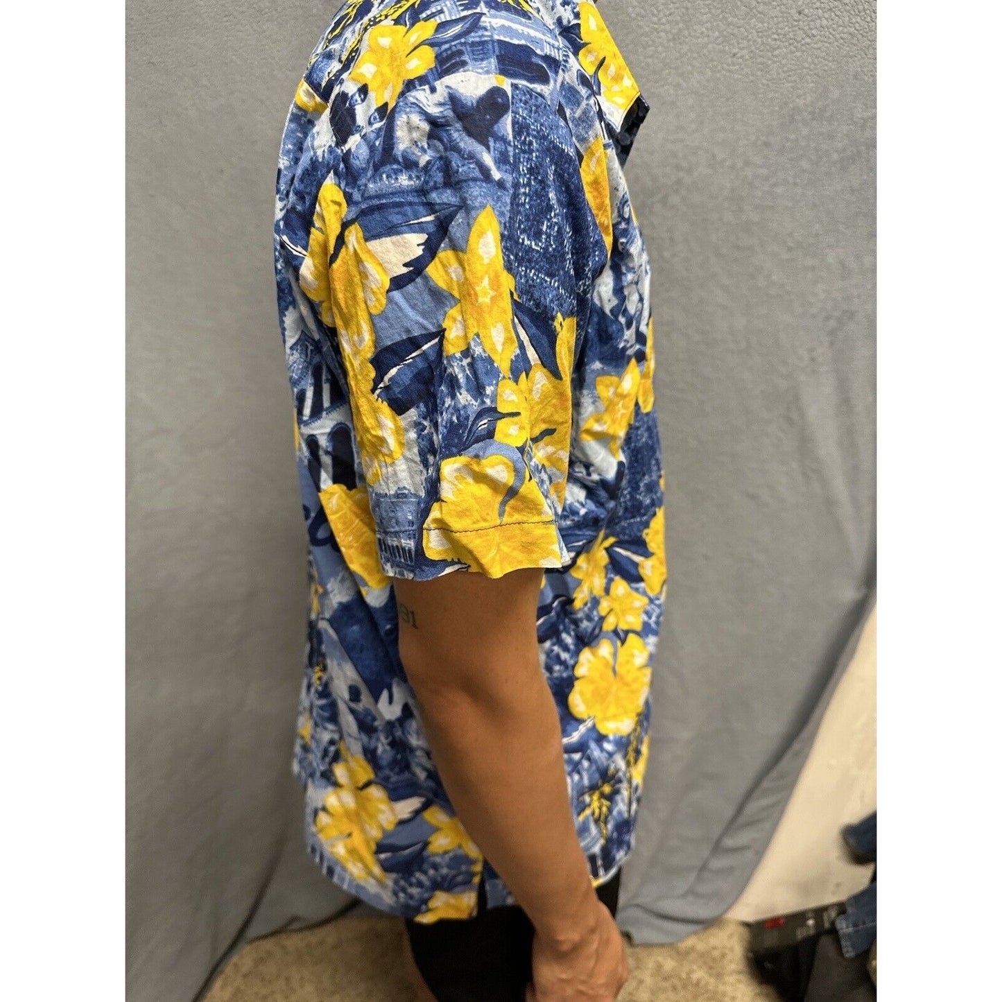 Men’s Medium Social Awearness Blue Yellow UCLA Button Up Shirt Short Sleeve