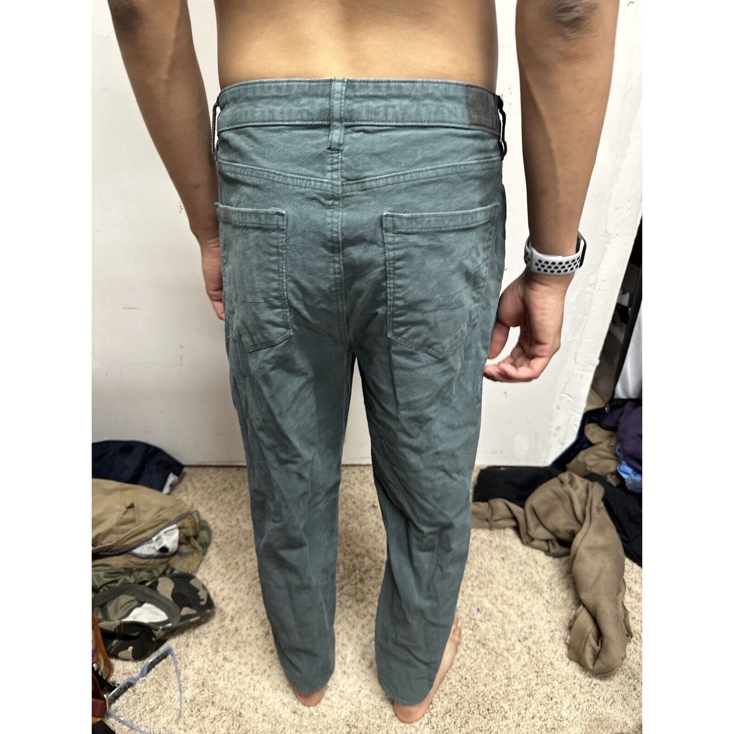 American Eagle 90s Straight Pants Green Corduroy Women's Size 8 Reg Mom Straight