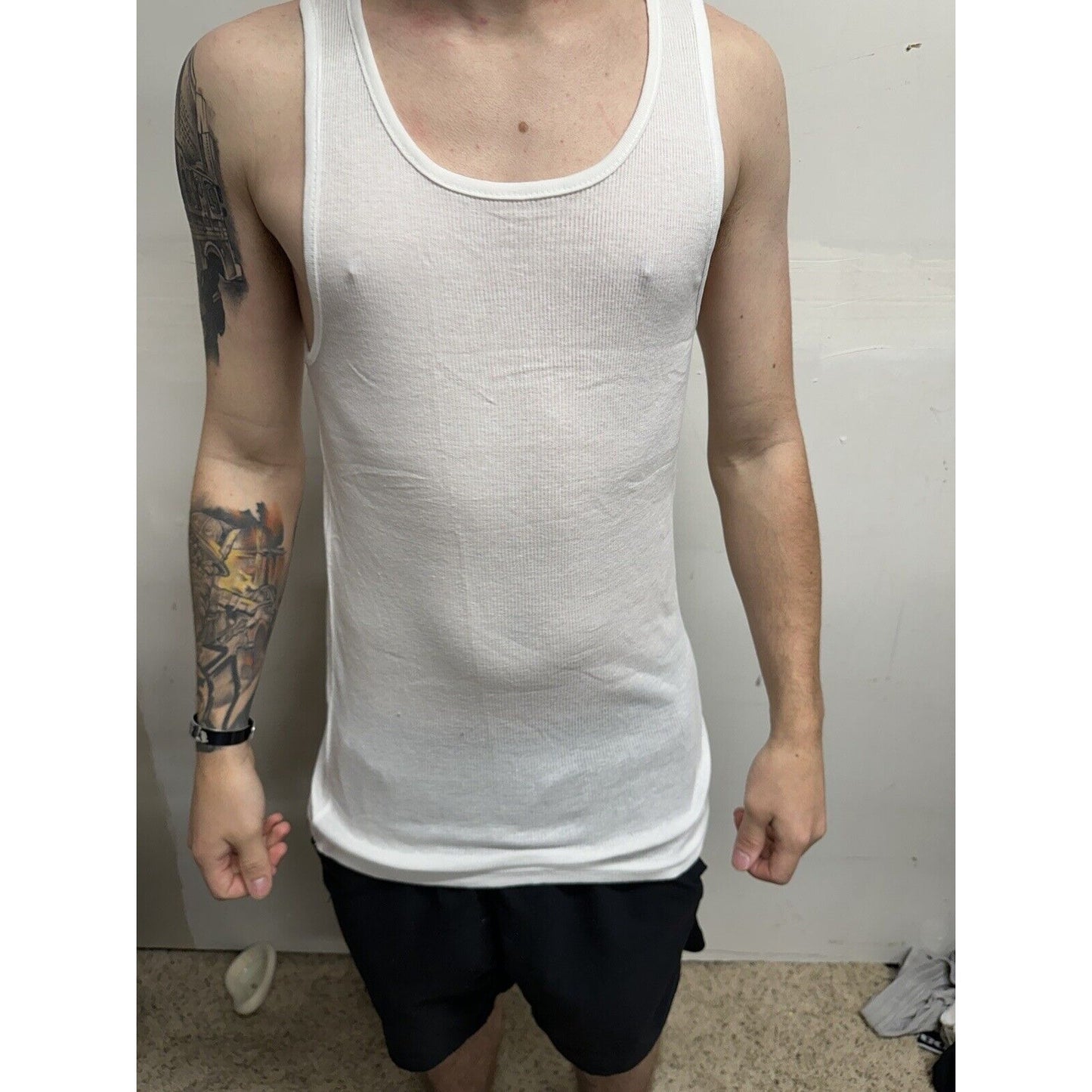 Men’s Hurley Medium White Muscle Shirt Tank Top