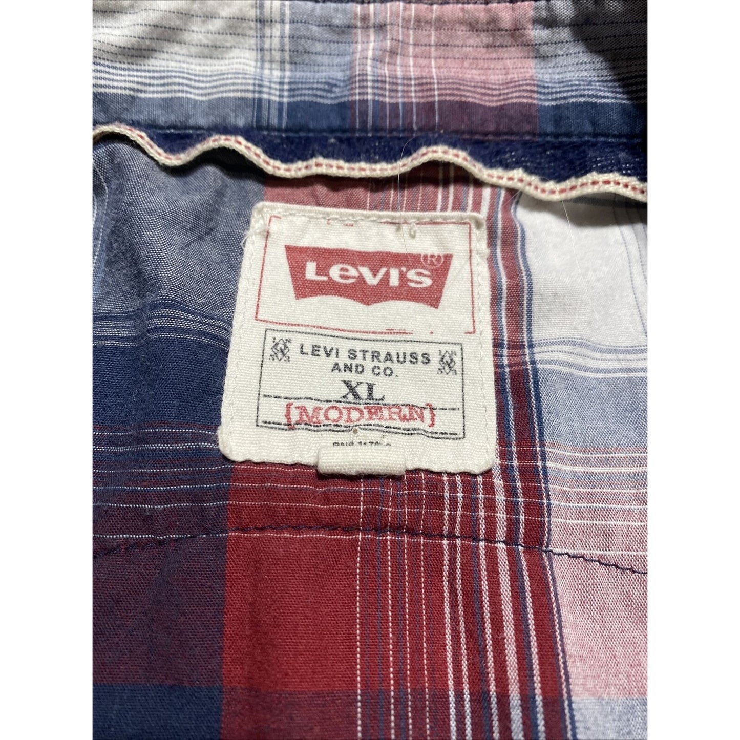 Levi’s Men’s XL Modern Fit Red Blue White Plaid Short Sleeves Button-down Shirt