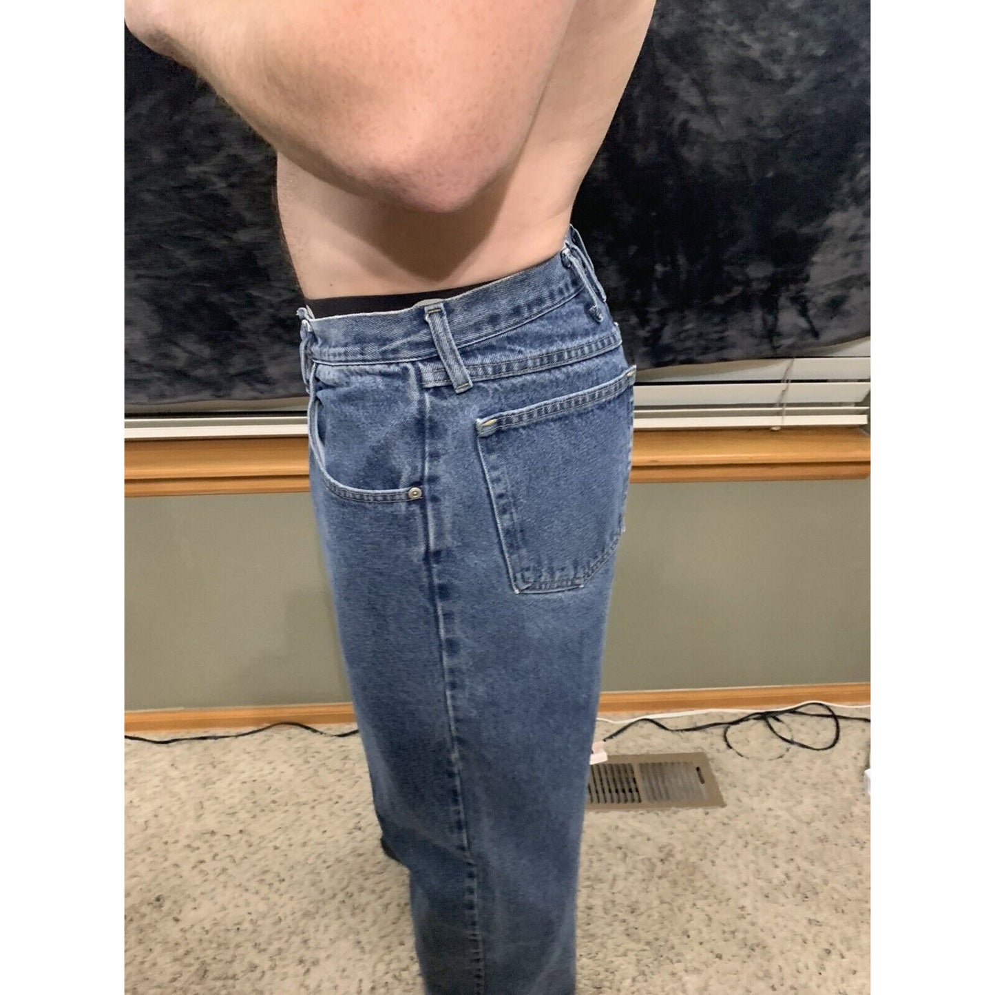 Mens Wrangler 34 x 30 Relaxed FIt Blue Jeans