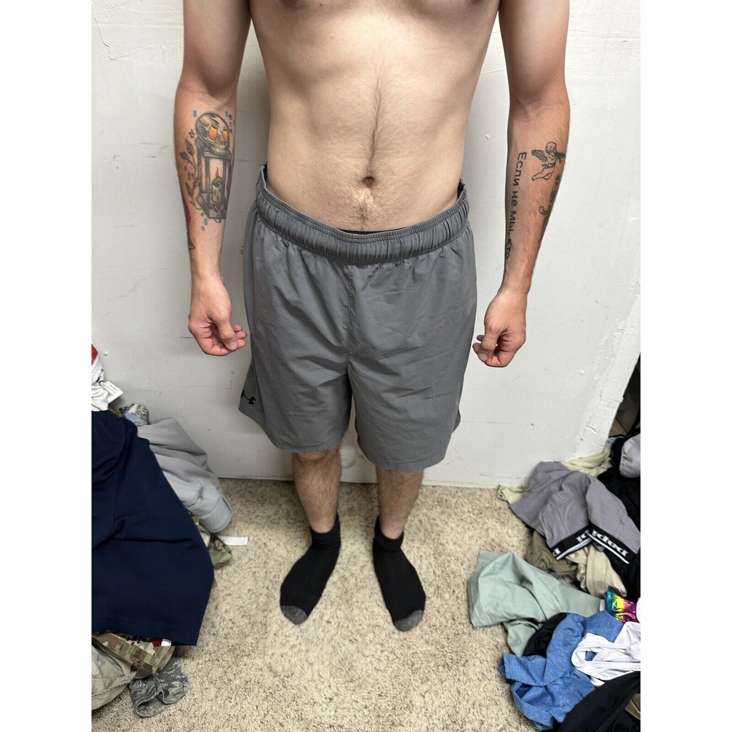 Men’s Large Under Armour Gray Shorts With Pockets Athletic