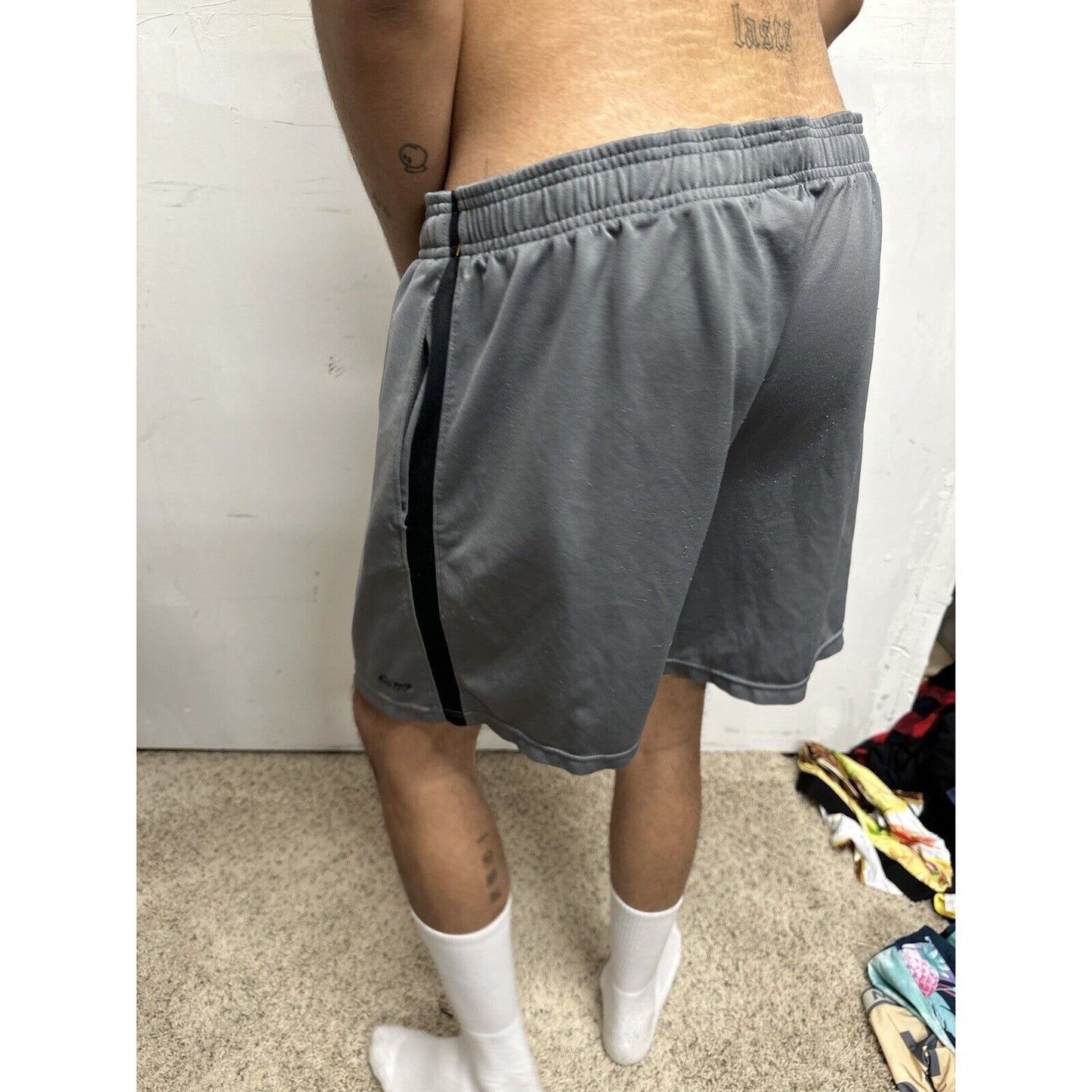 Men’s Large Gray Champion Athletic Shorts