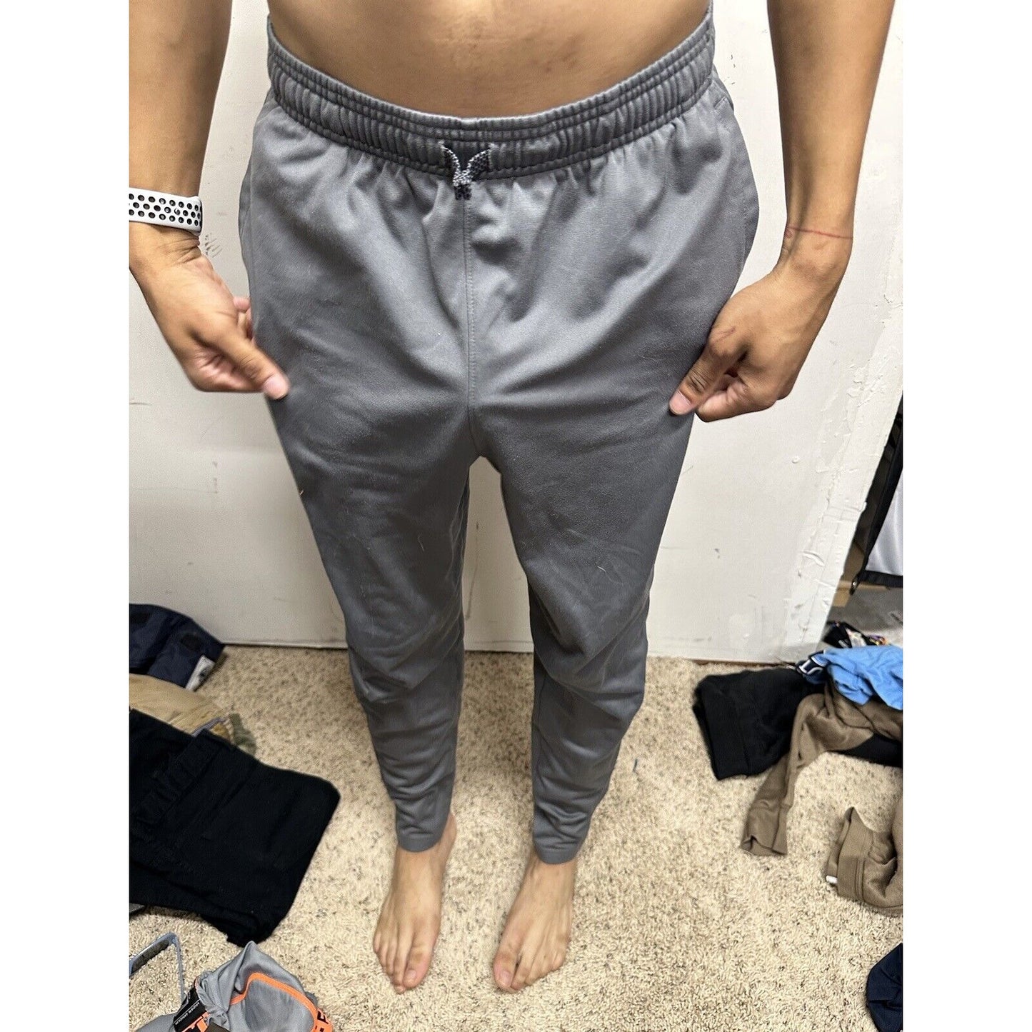 Boy’s Youth xL Grey Under Armour Fitted Sweat Pants