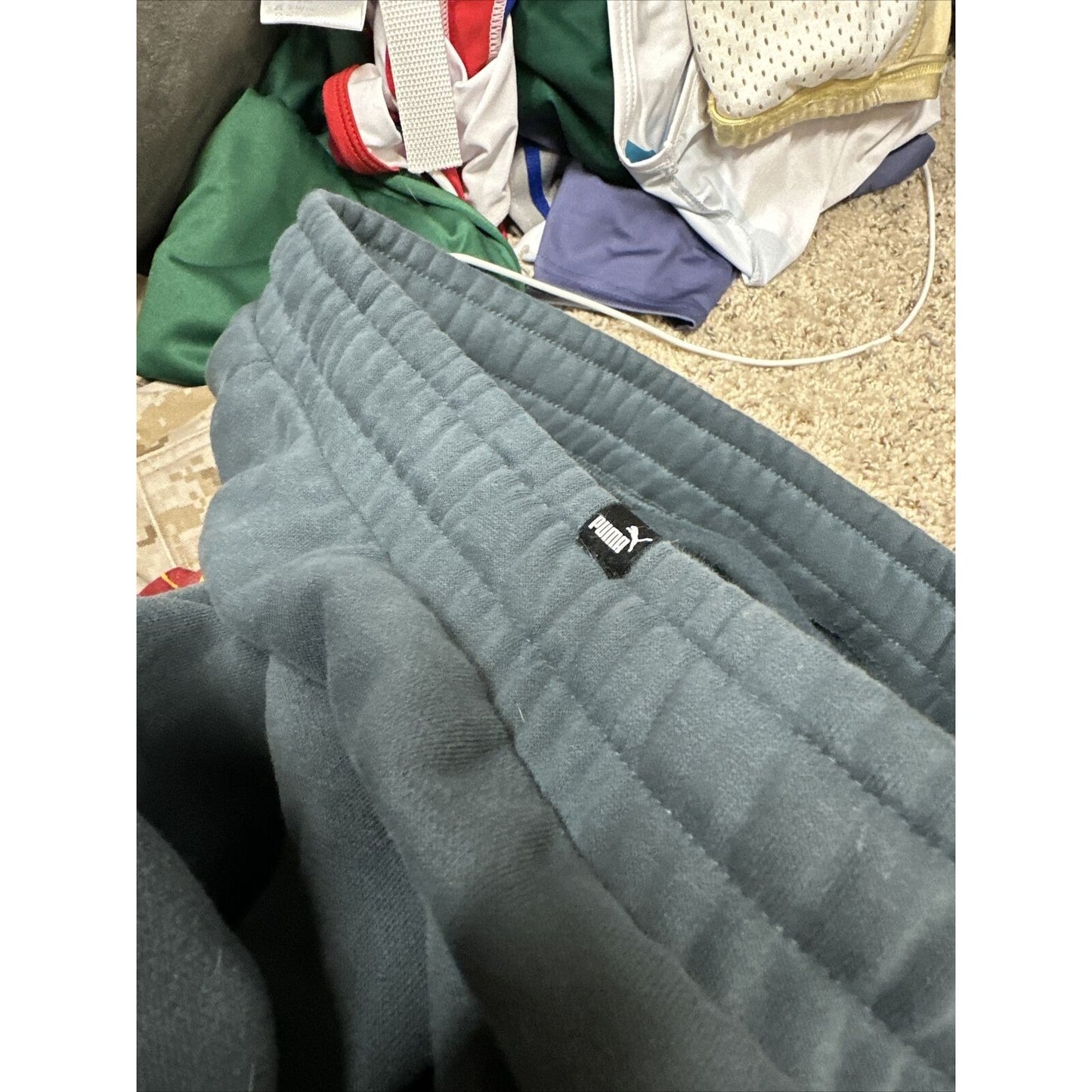Men’s Large Gray Puma Sweatpants With Pockets