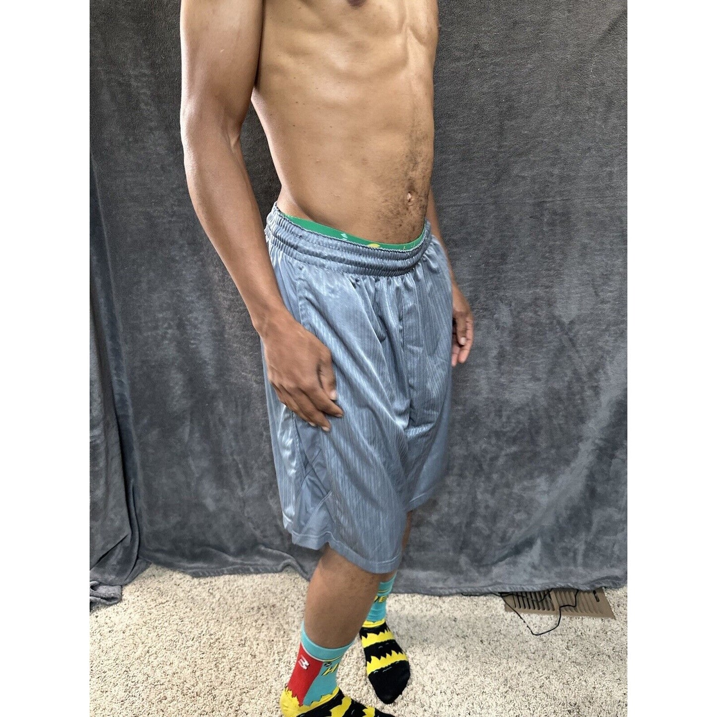 Men’s Nike XL Shorts With Pockets Gray