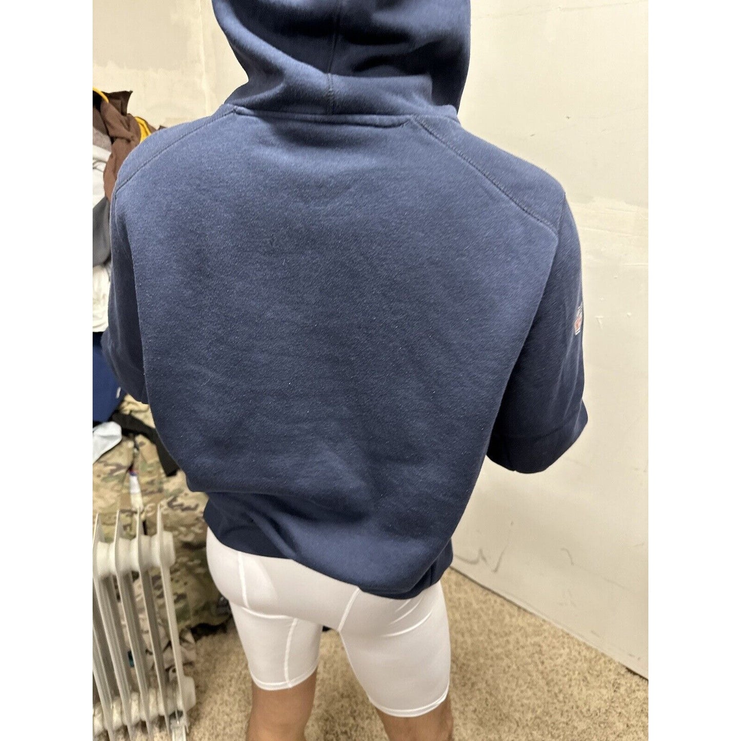 Men’s Patriots Pullover Hoodie Fits Like A Tight Medium