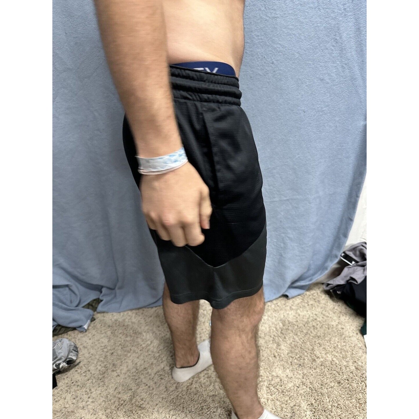 Men’s Nike Black Gray White Small Dri Fit Shorts With Pockets
