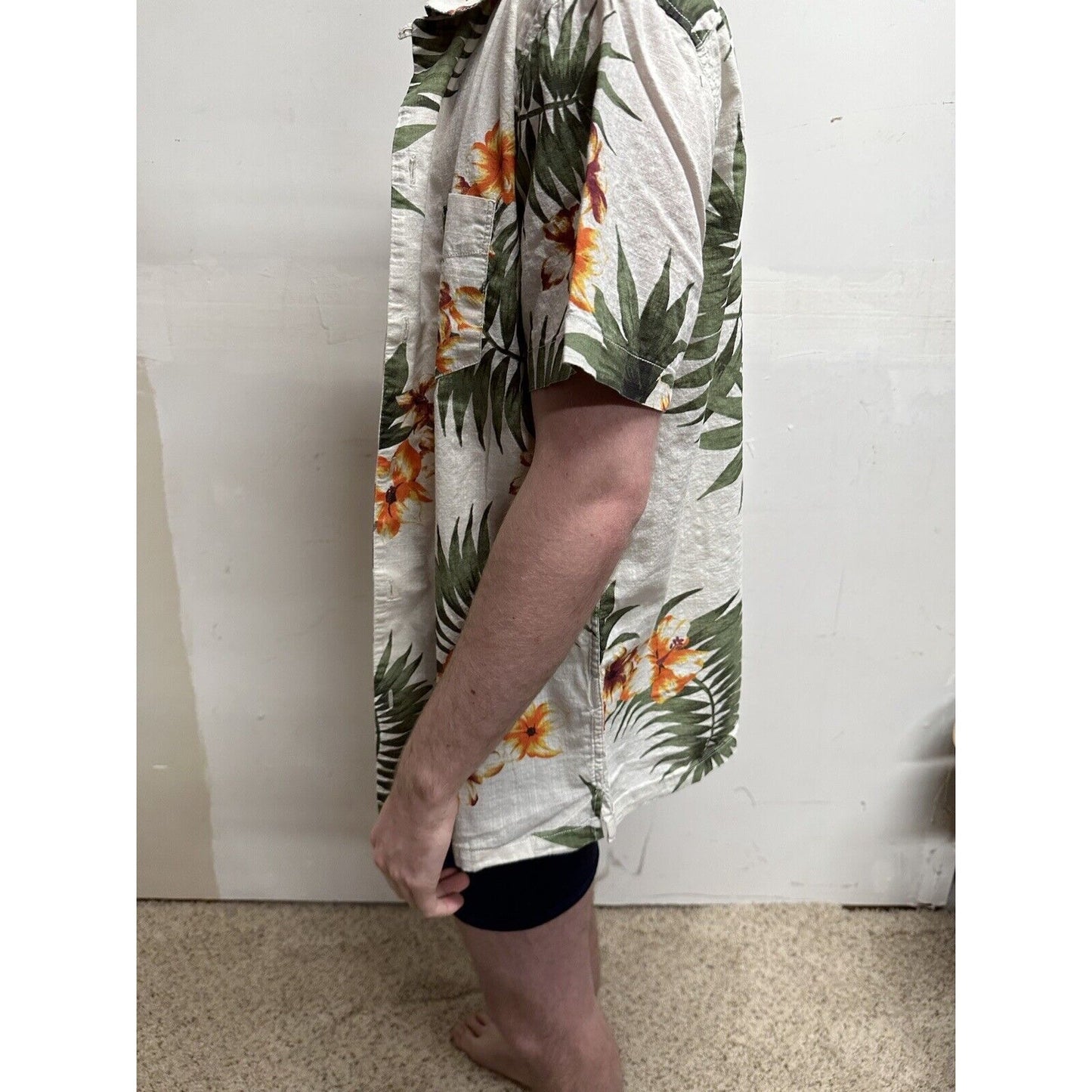 men’s button up aeropostale hawaiian short sleeve shirt medium