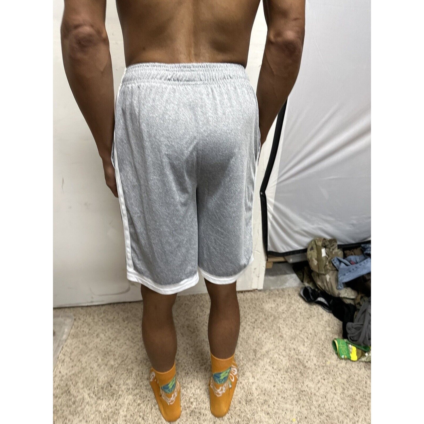 teen boy’s Fila xL Gray Athletic Shorts (18-20)