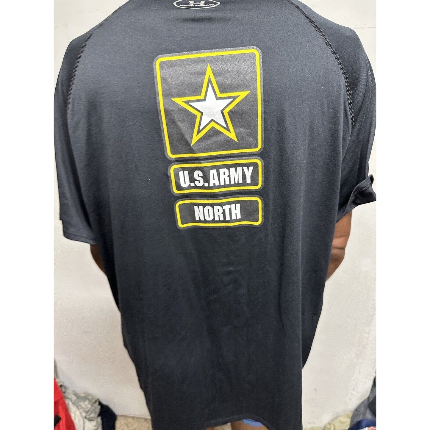 Men’s Under Armour 2XL US Army North Loose Heat Gear Shirt
