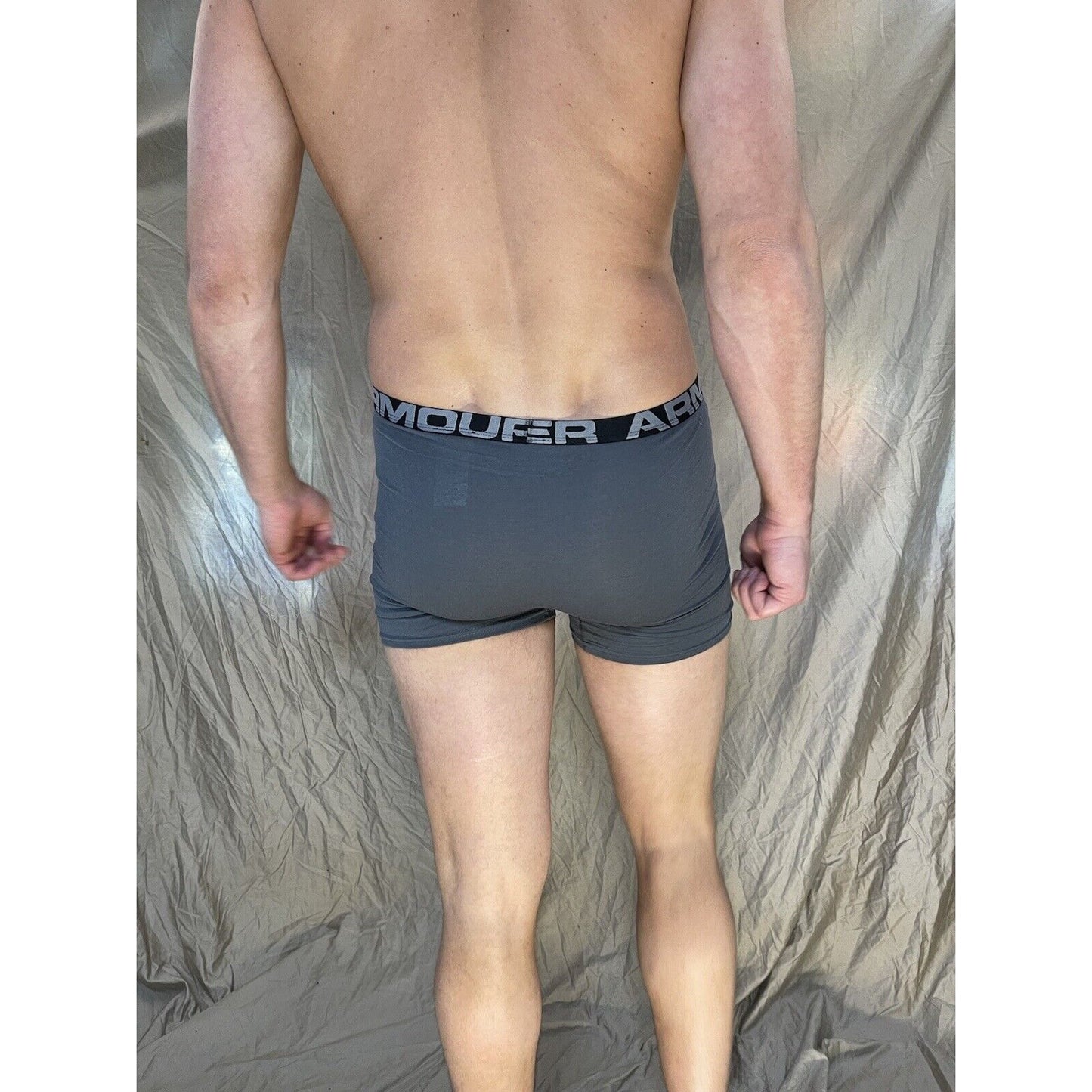 boy's youth XL under armour fitted gray boxer briefs