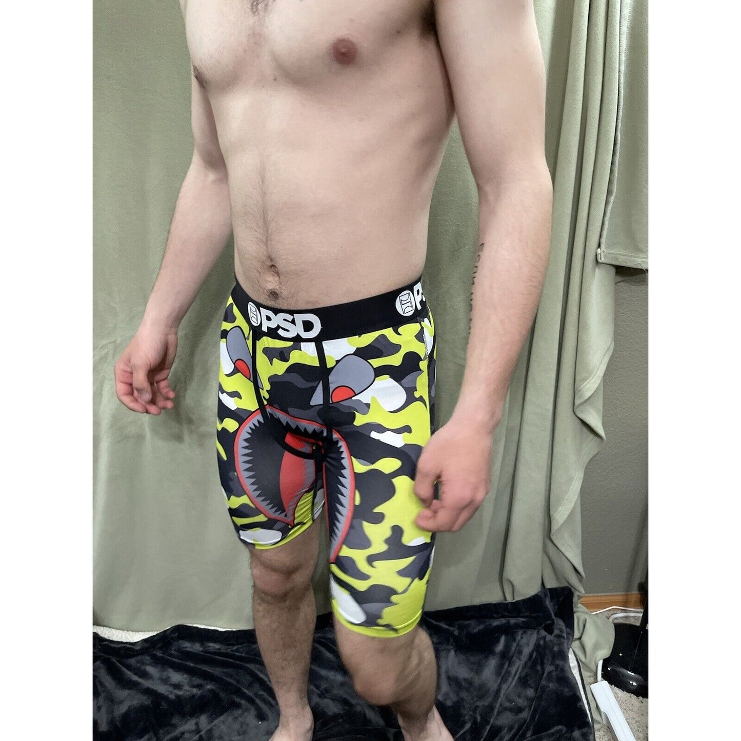Men’s PSD Compression Shorts Neon Warface Mouth Medium Camo New