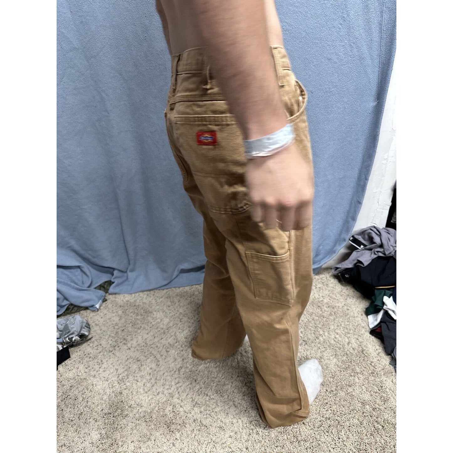 Men’s Khaki Dickies Relaxed Fit 32 X 34 Cargo Pants