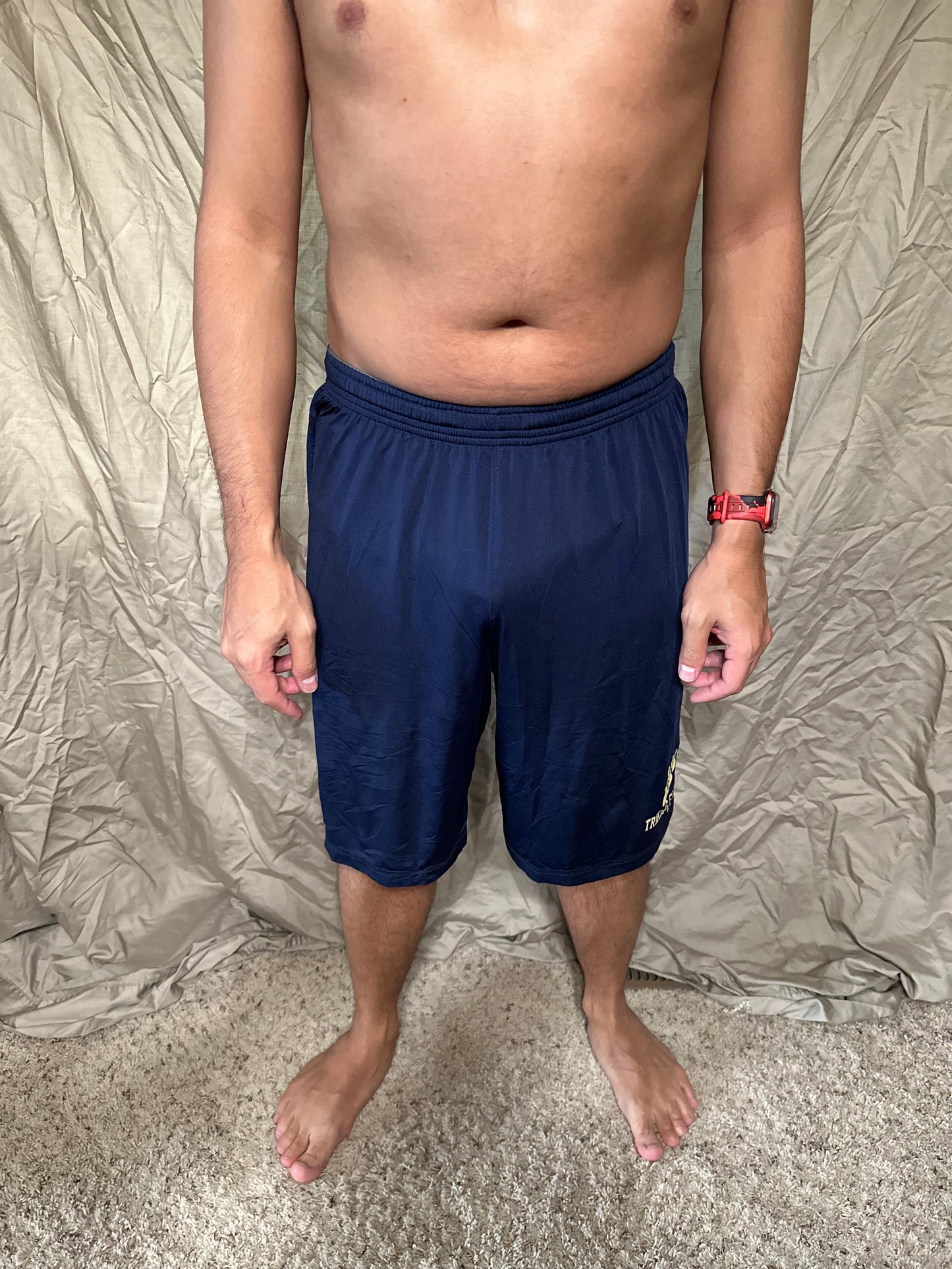Men’s navy blue under armour heat gear loose shorts athletic no pockets rampart ridge high school track and field