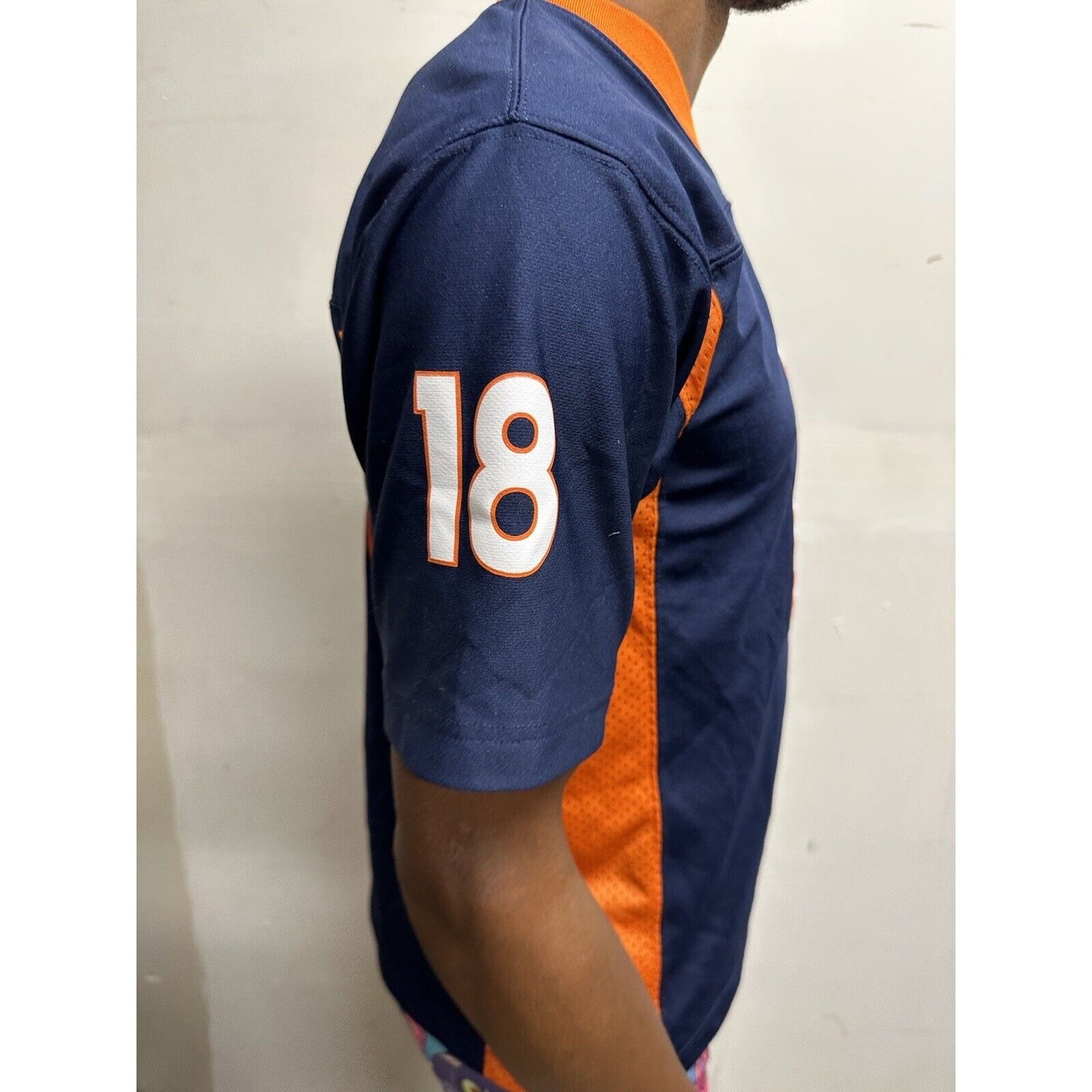 NFL Denver Broncos Peyton Manning 18 Kids Jersey Size Youth Large 14-16