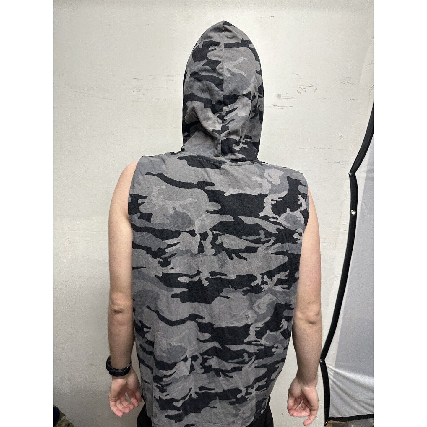 Teen boys 2XL Grey Hoodie Jurassic Park Sleeveless