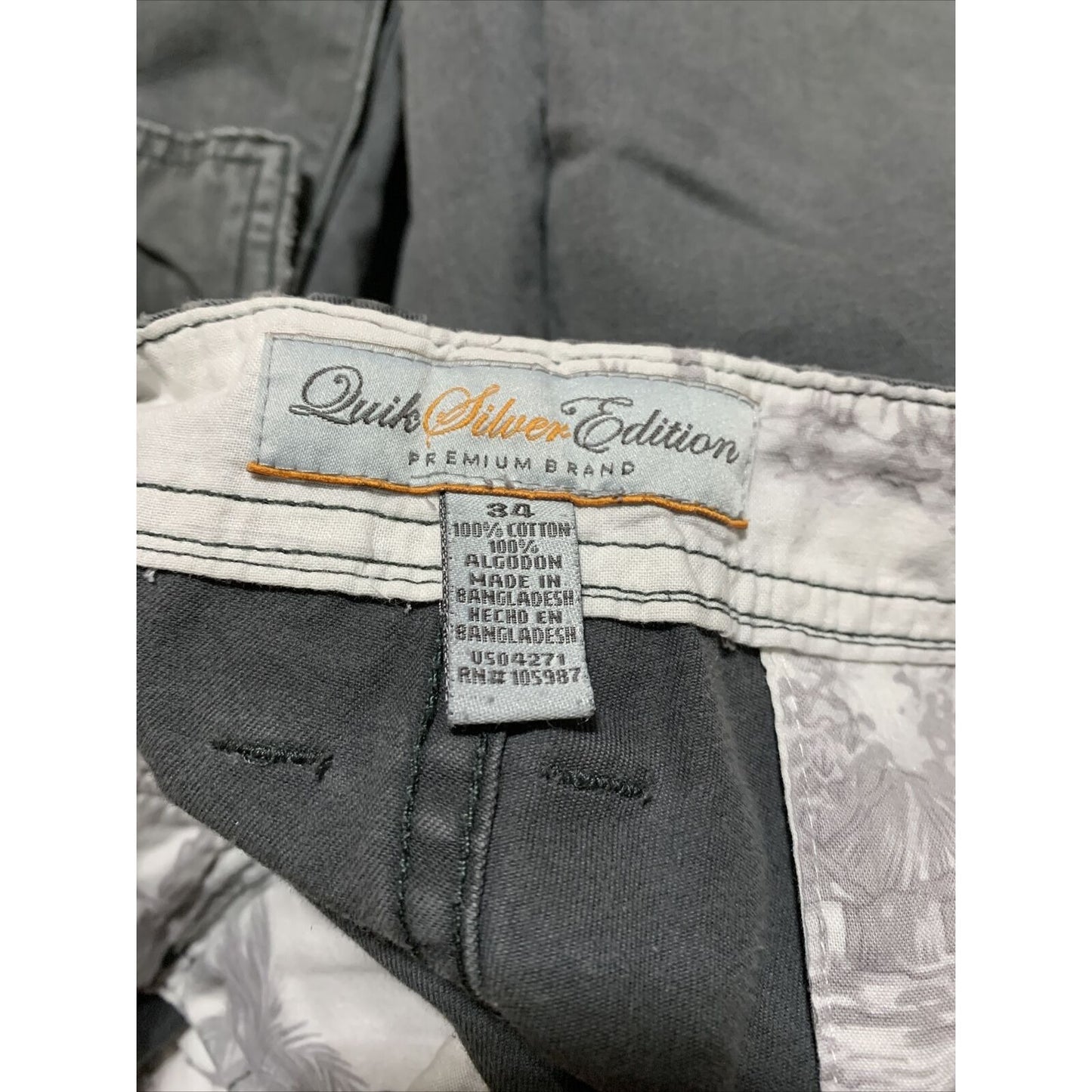 Quick Silver Men's Size 34 Gray Rugged Cargo Shorts