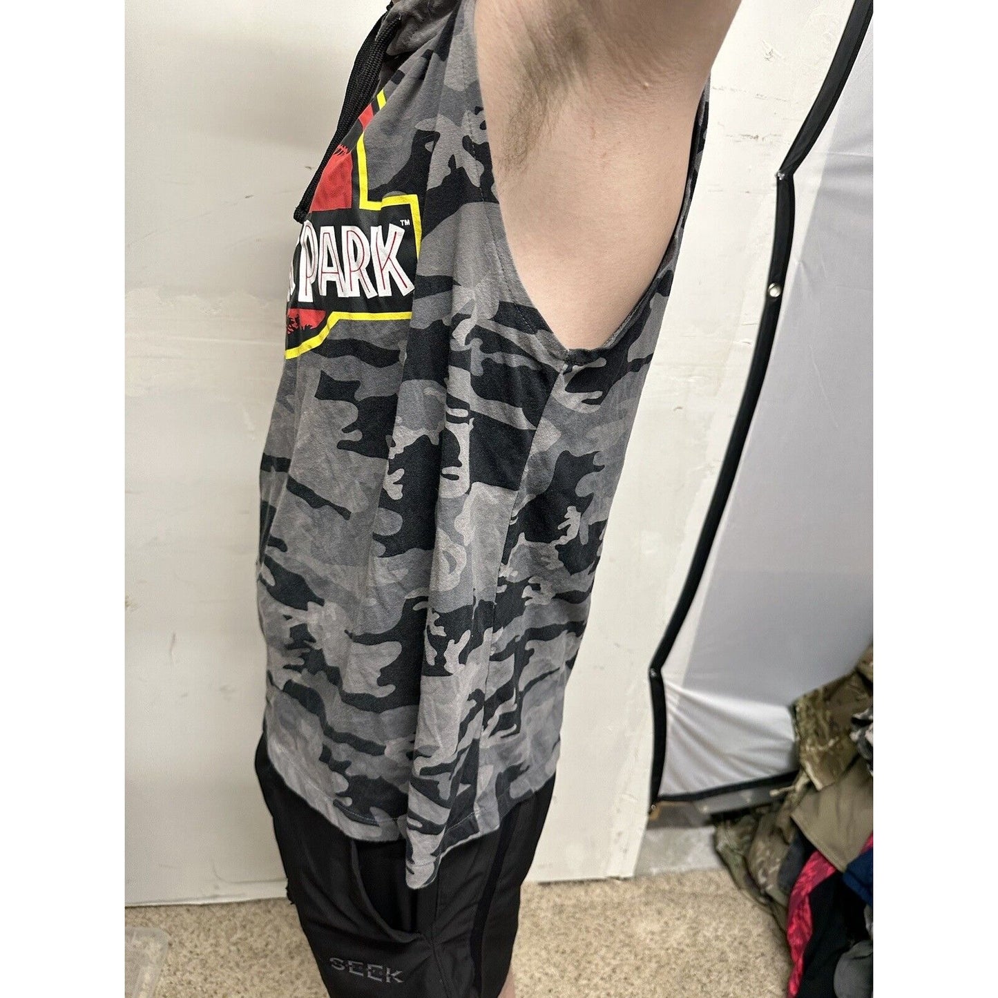 Teen boys 2XL Grey Hoodie Jurassic Park Sleeveless