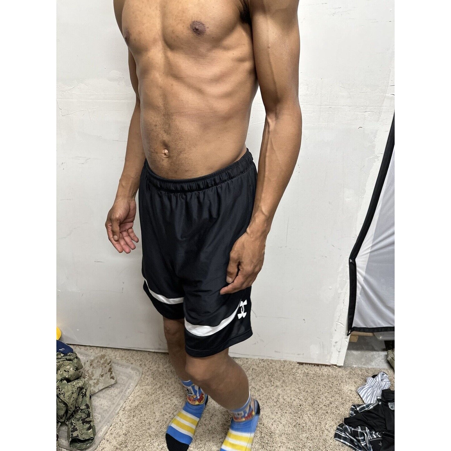 Men’s Under Armour Black Large Shorts Athletic With Pockets