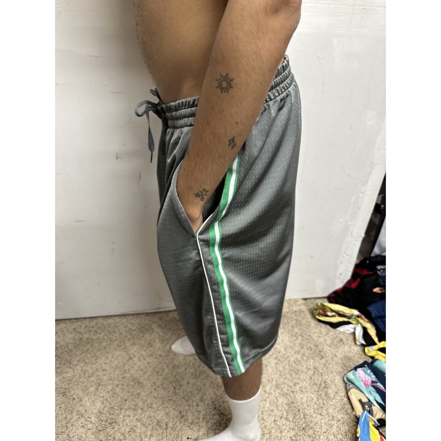 Men’s Gray Reebok XL Basketball Shorts