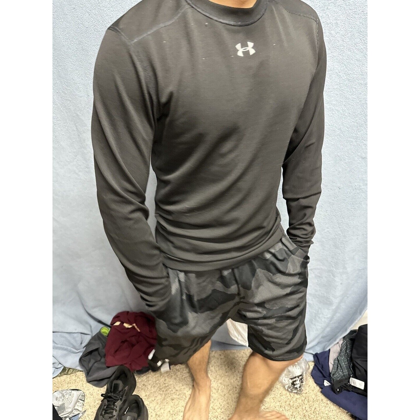 Men’s Medium Black Long Sleeve Under Armour Pullover Shirt