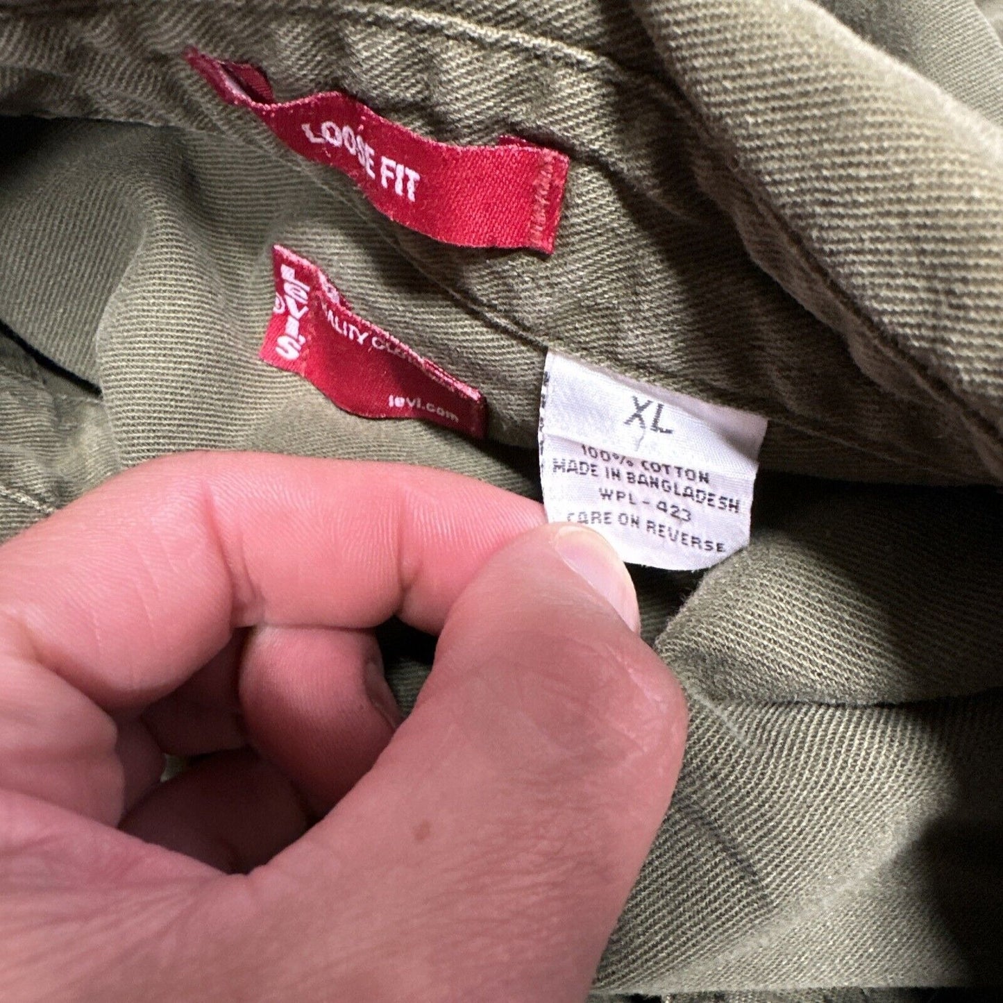 Men’s Drab Olive Green Levi’s Loose Fit Xl Cotton Button Up Long Sleeve Shirt
